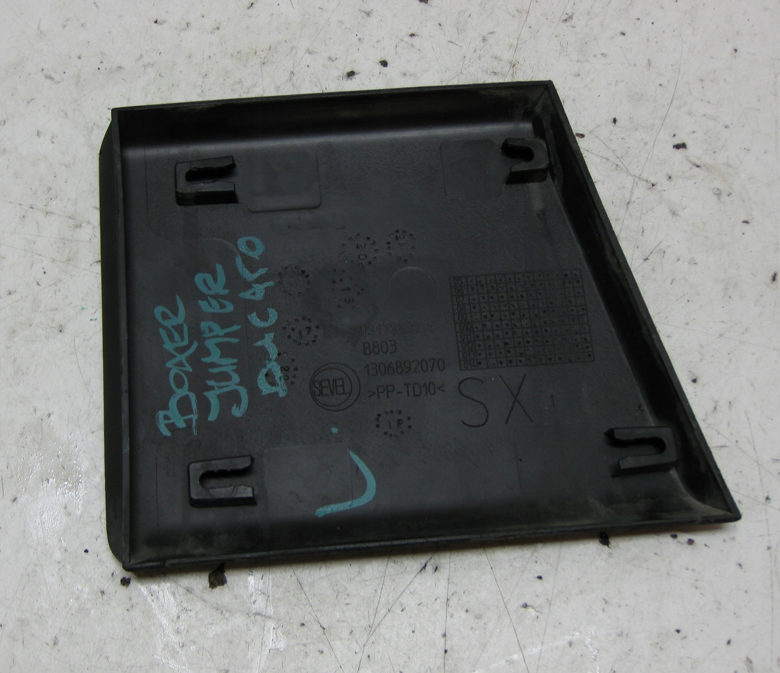 BOXER JUMPER DUCATO 19R moulding side left front 1306892070