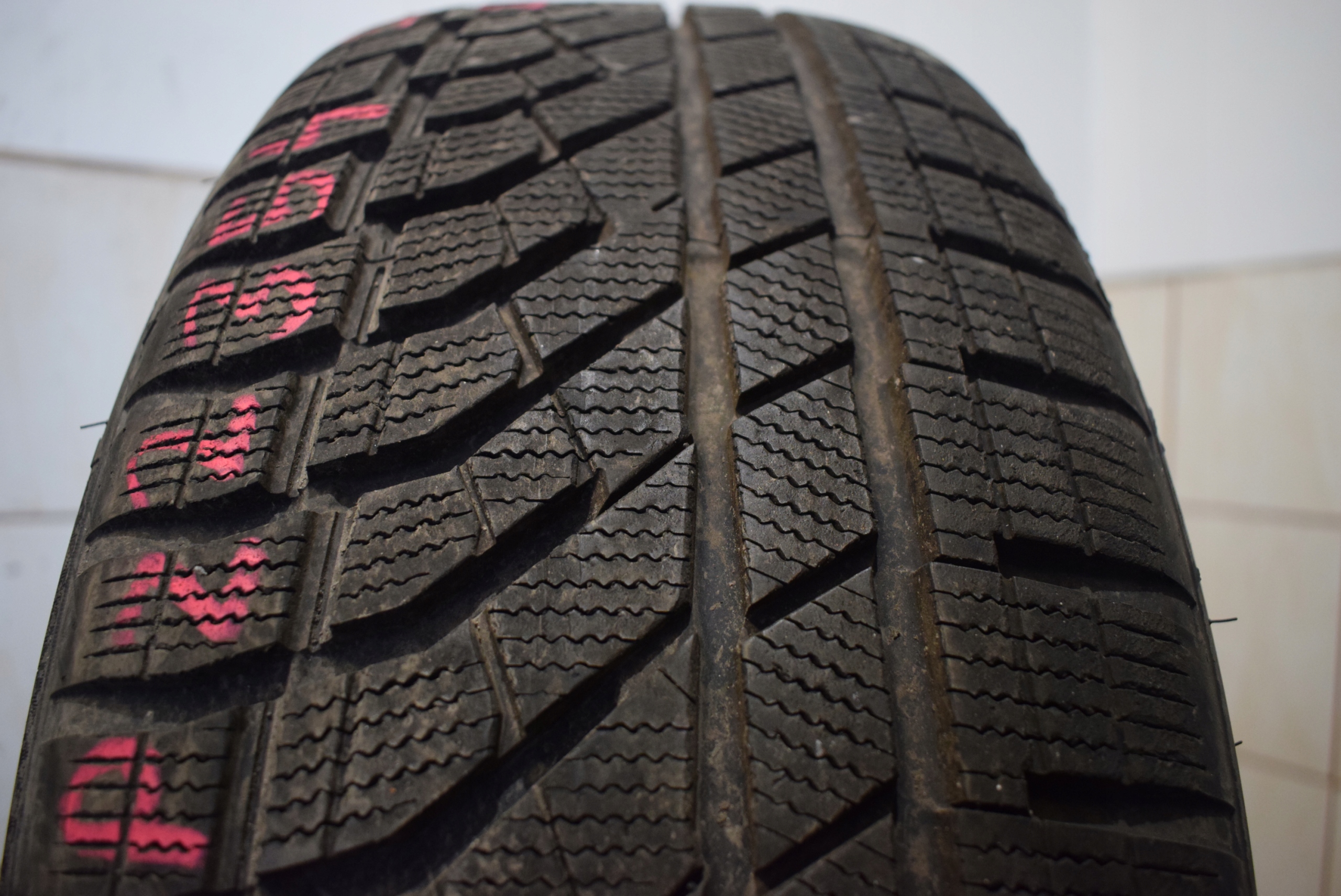 R20 235/50 Falken EuroWinter HS02 Pro