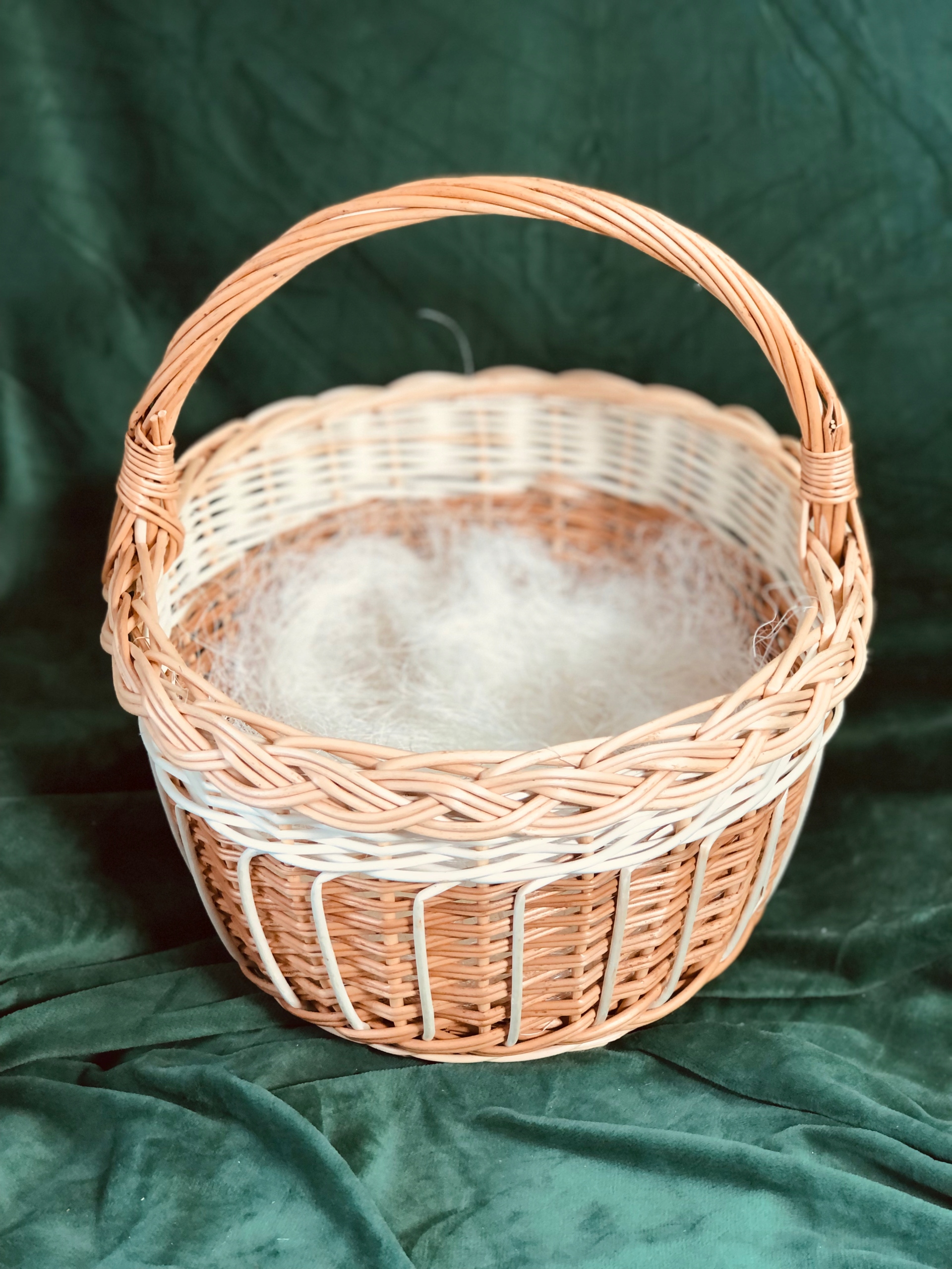 KOSZYK WIKLIONOWY OWALNY Z UCHWYTEM WIELKANOC ŚWIĘCONKA Materiał wiklina