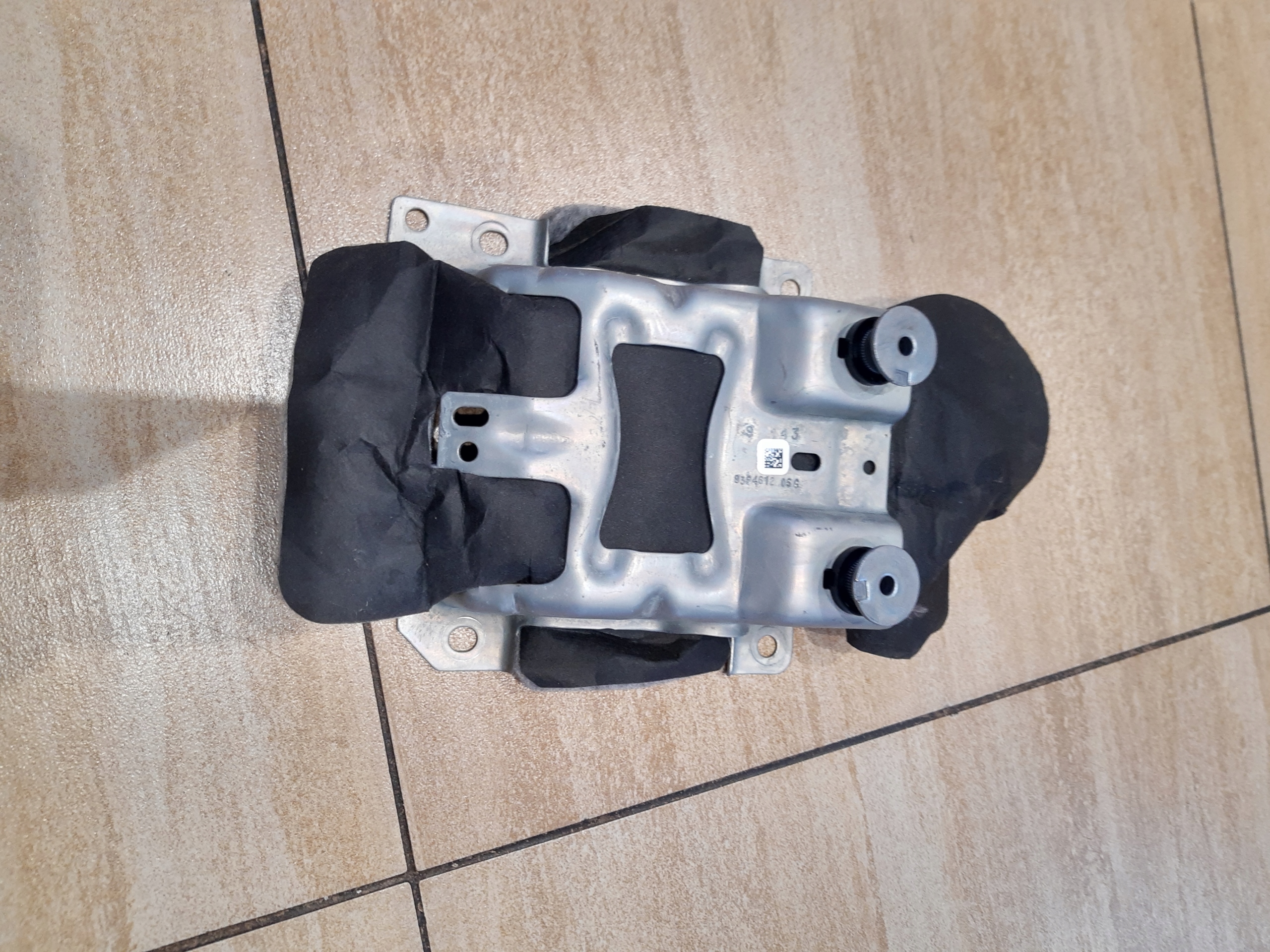 9384612 - Кронштейн центральної консолі середній тунель BMW X3 G01