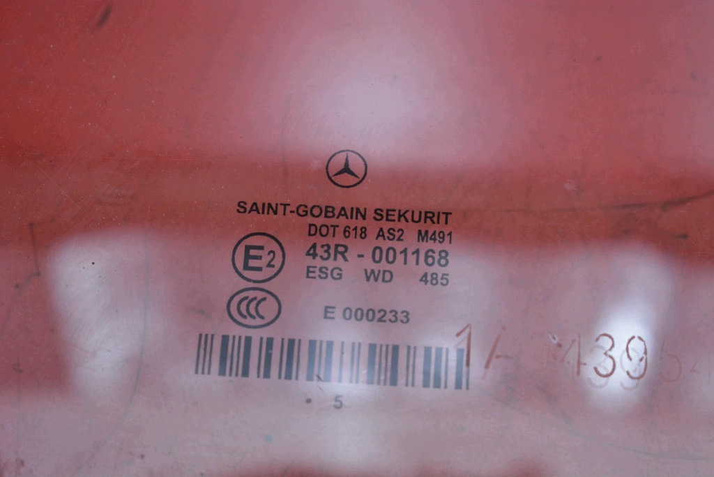window side right front front MERCEDES CLS C219 04-10