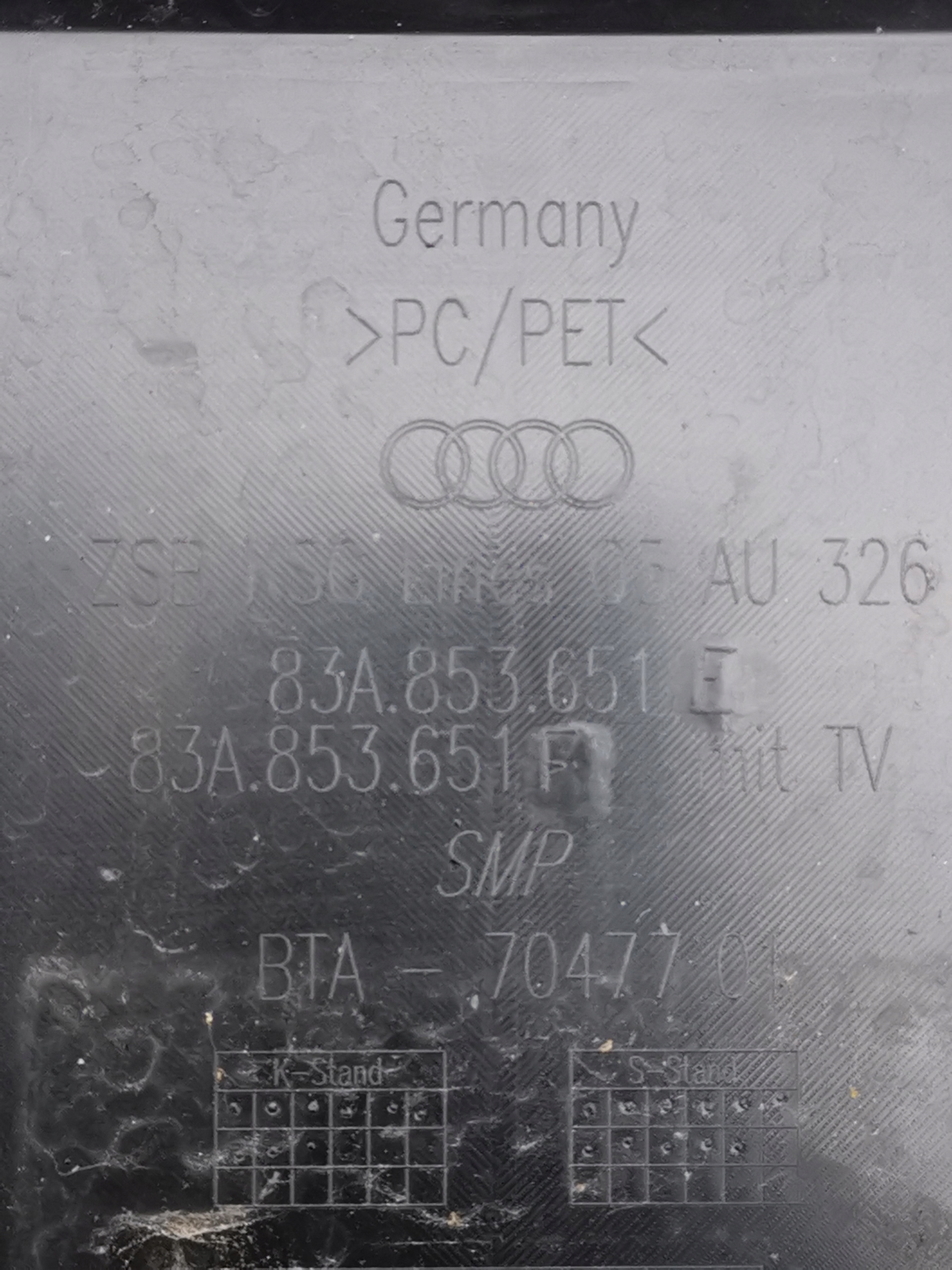 решетка радиатора Q3 II 83A s-line 83A853651E