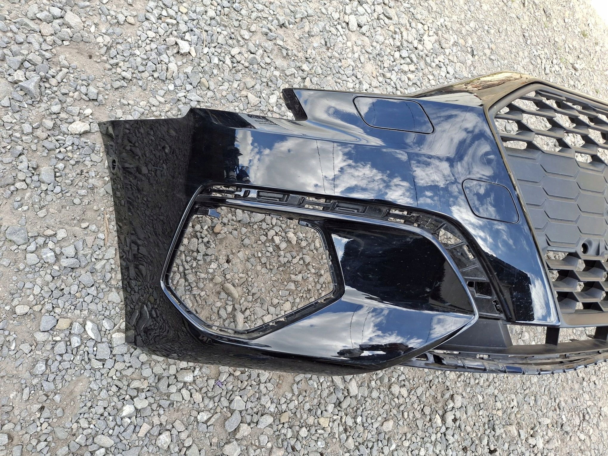Frontstoßstange AUDI A3 HB 8Y0 2020R->