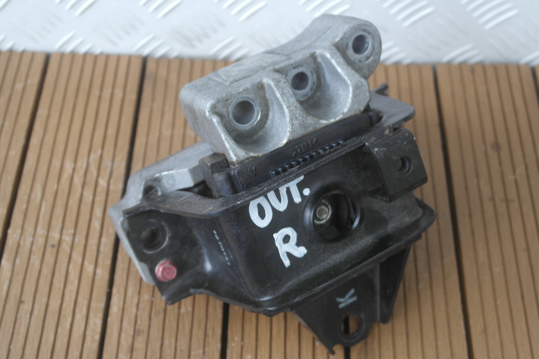 MITSUBISHI OUTLANDER III 18-22 2.4 PHEV holder engine mount right OE