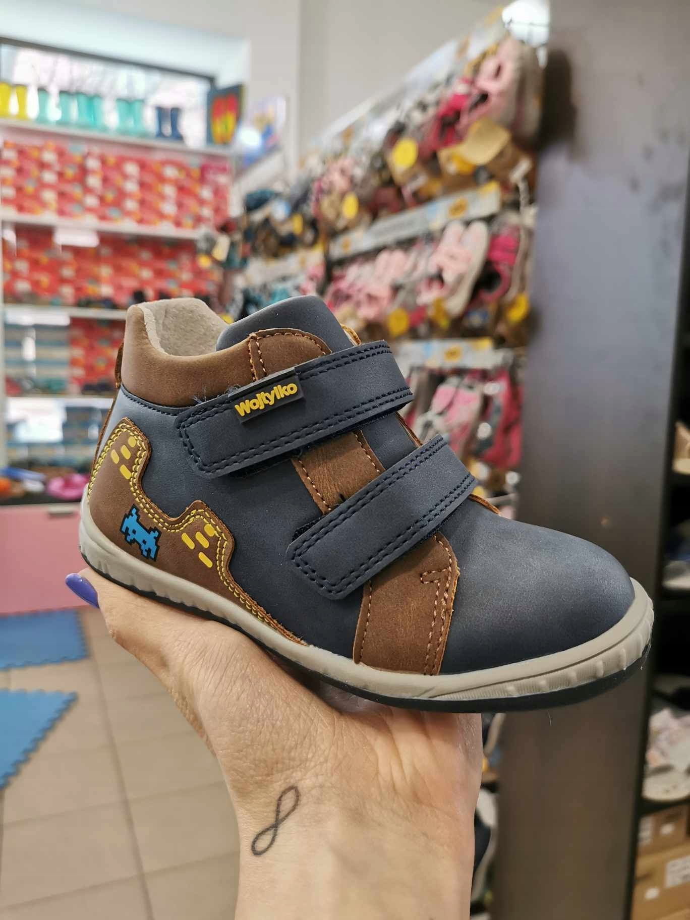 Półbuty trzewiki WOJTYŁKO r. 26 skóra na rzepy tenisówki sportowe EAN (GTIN) 5905243139249