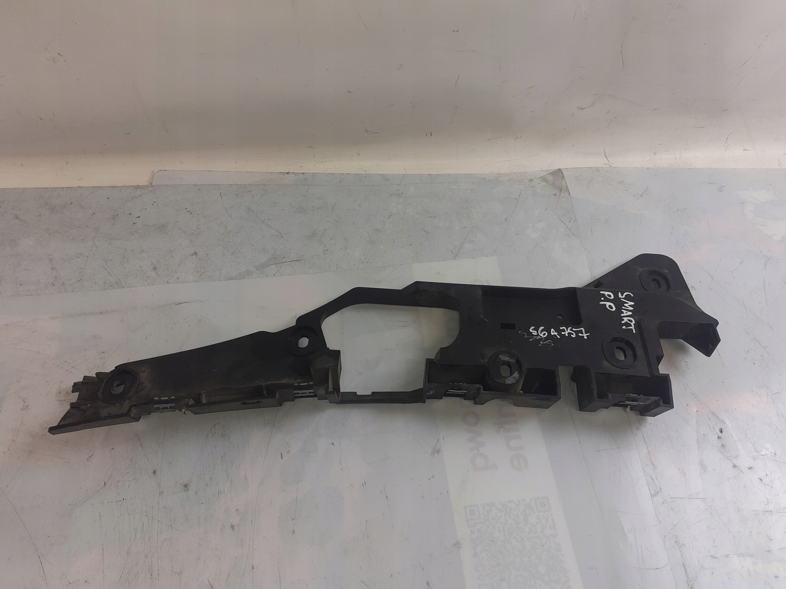 bumper bracket right front SMART FORTWO and 450