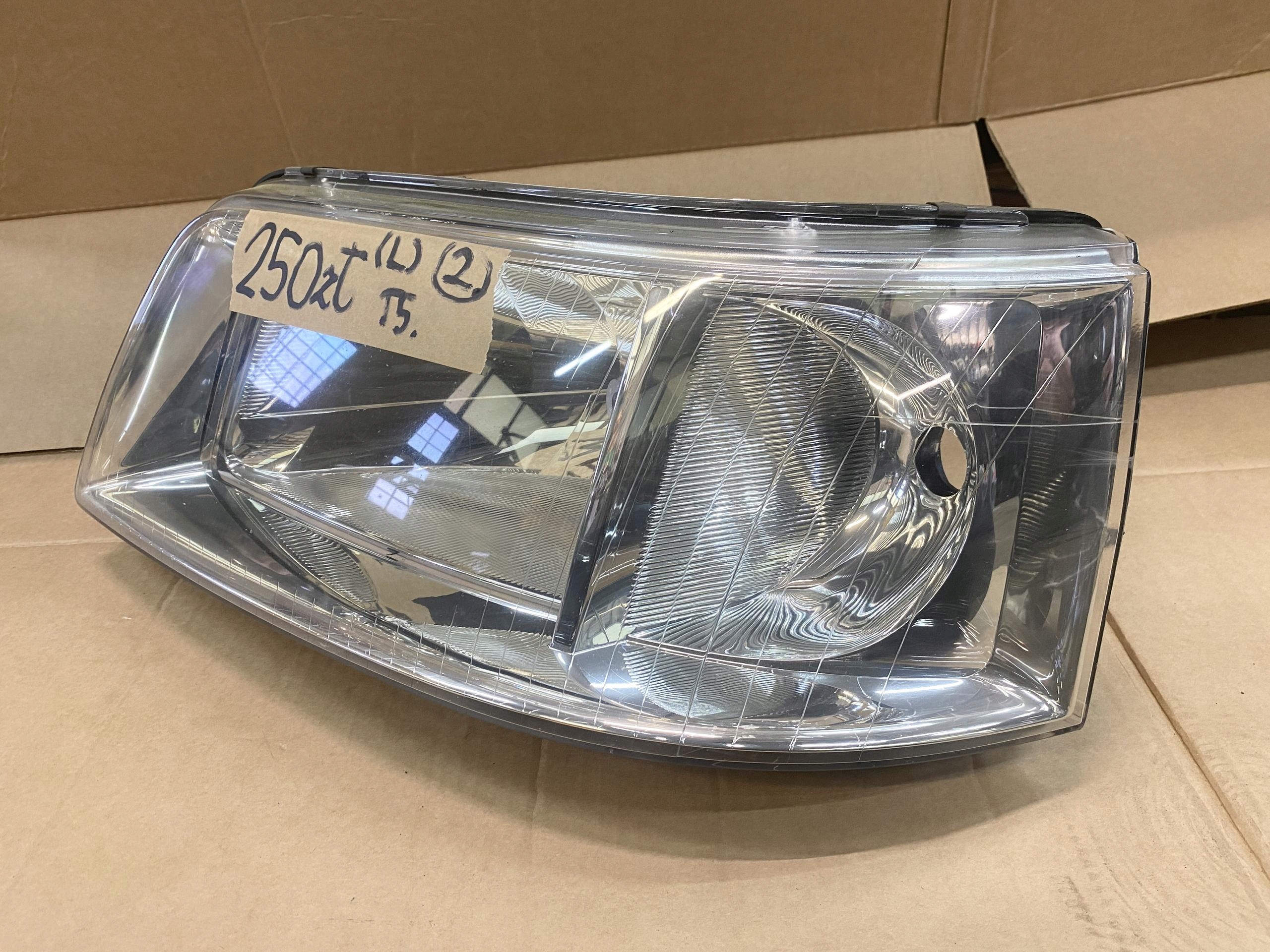 VW TRANSPORTER T5 MULTIVAN CARAVELLE 03- light front left