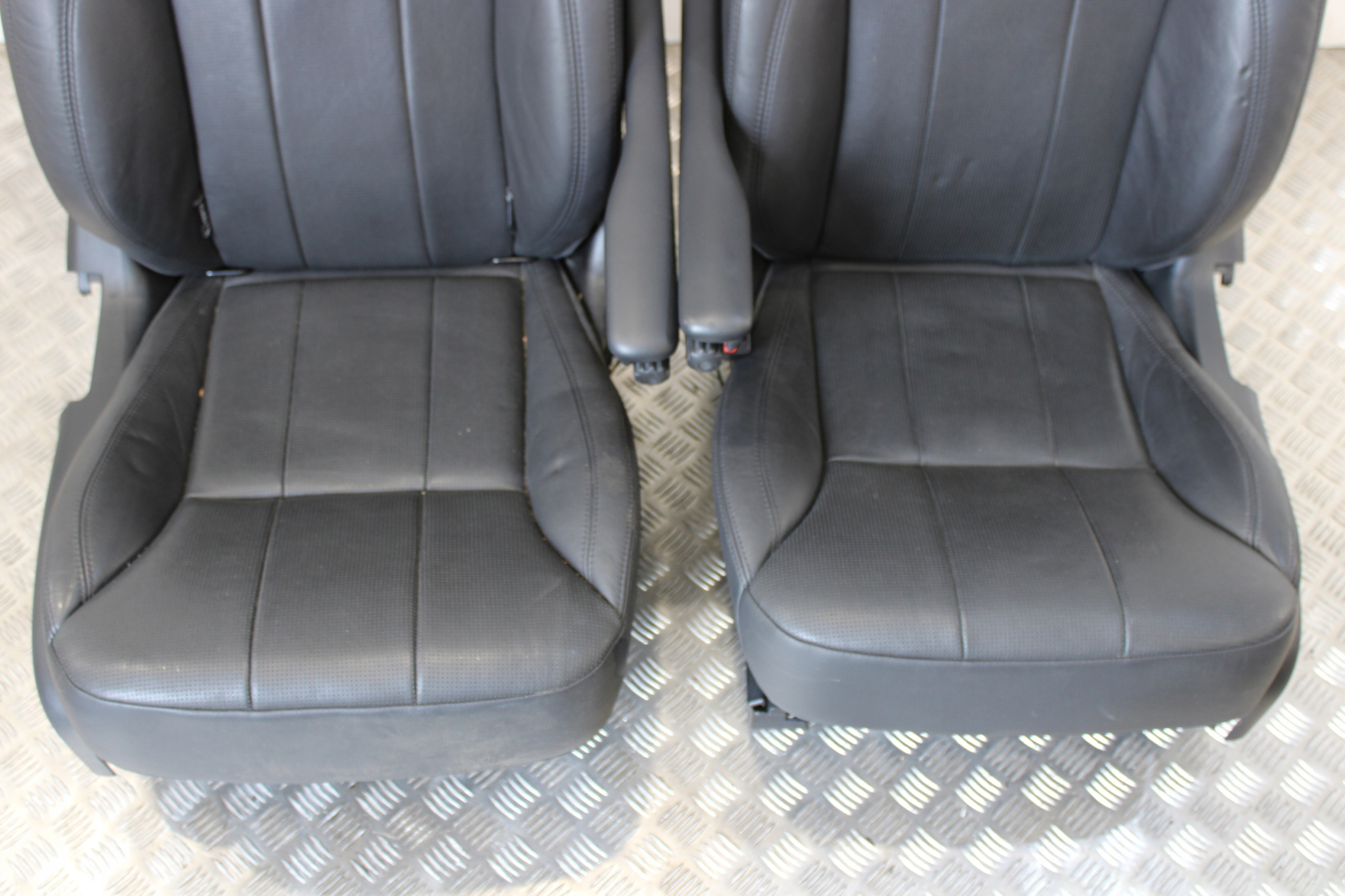seats front left + right front LAND ROVER DISCOVERY V 5 L462