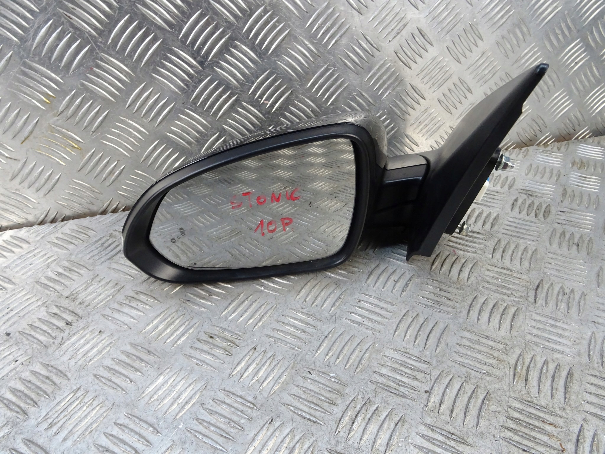 KIA STONIC mirror LEWE10 PIN UK POLE