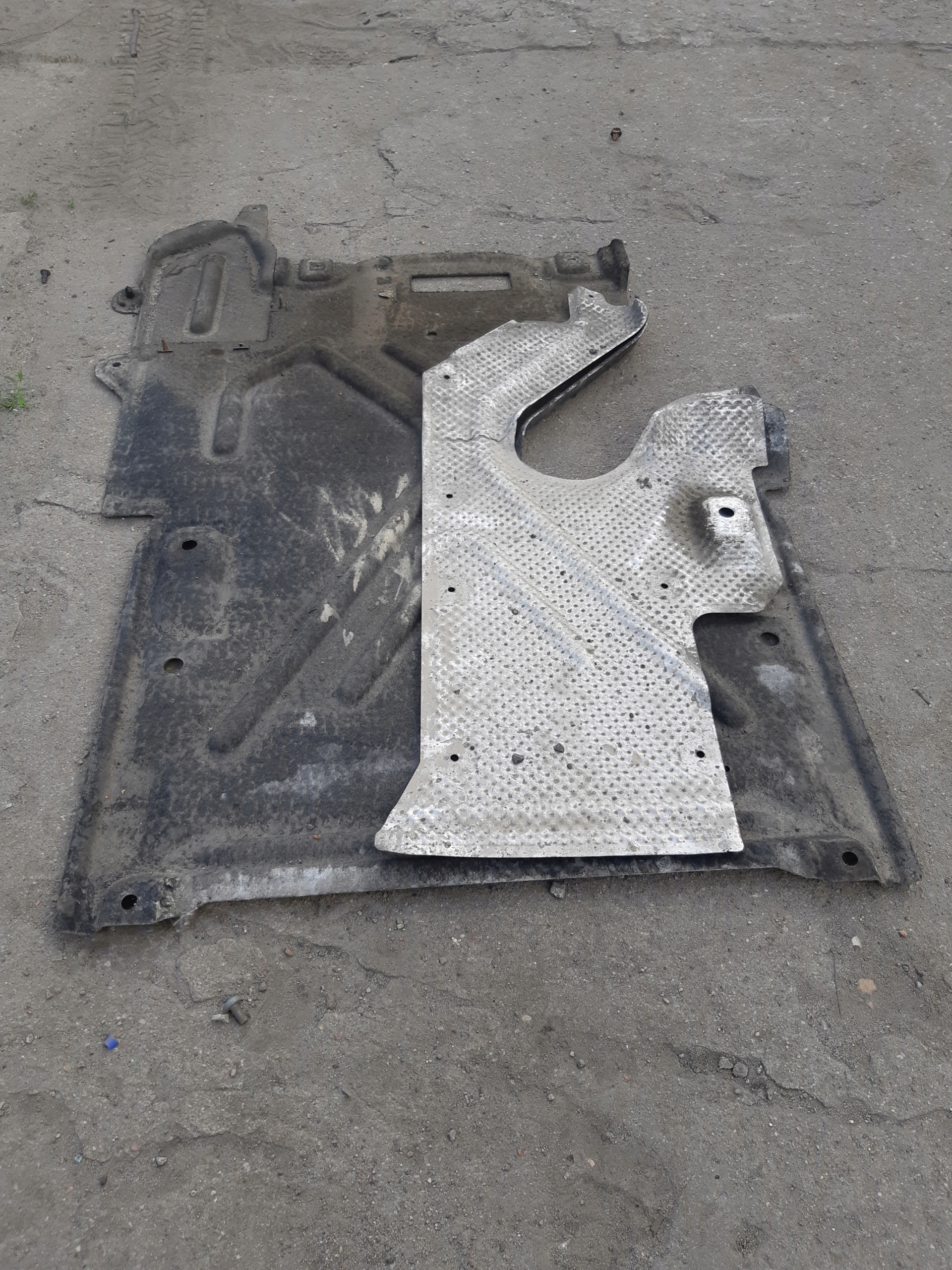 AUDI A4 B8 LIFT Blende Abdeckung abdeckung unter Getriebe
