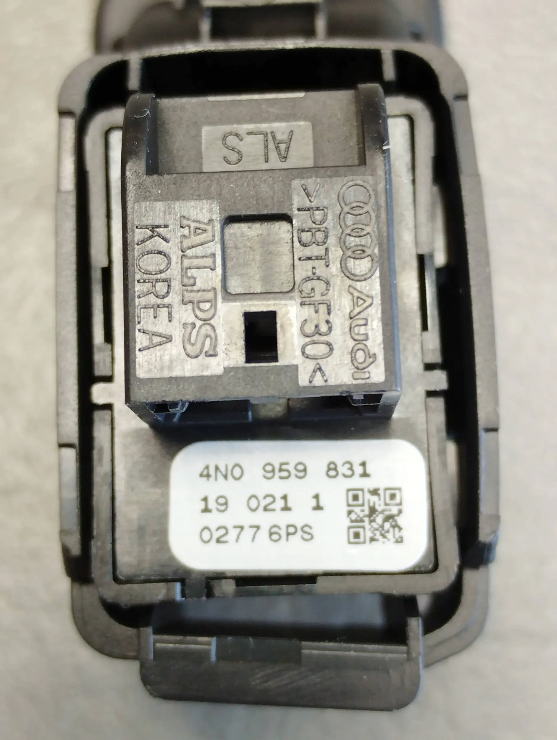 Audi A8 4N D5 Schalter heckklappe heck 4N0959831