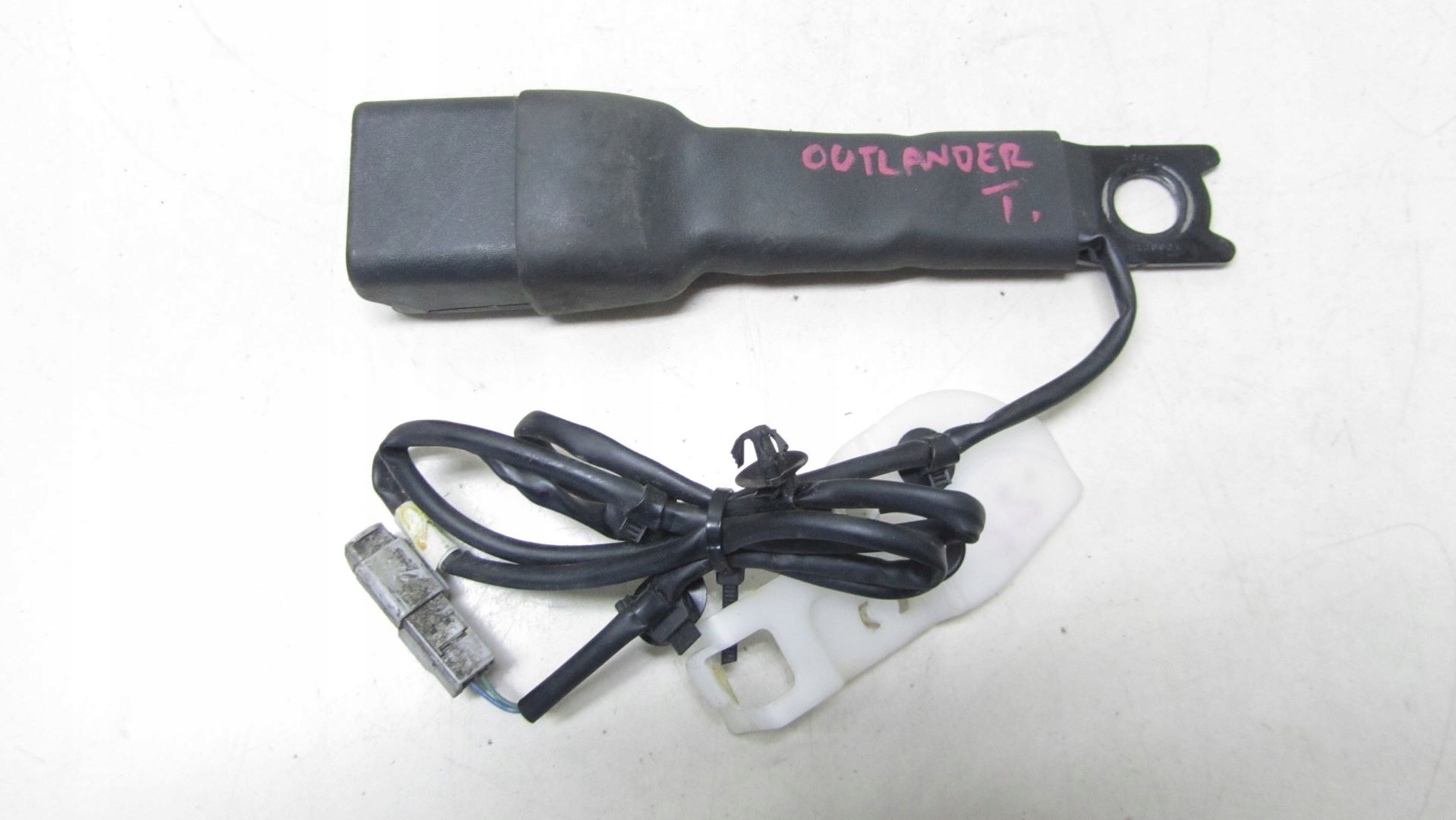 OUTLANDER III ZAPINKA PASA TYL TYLNA 12- Stan opakowania zastępcze