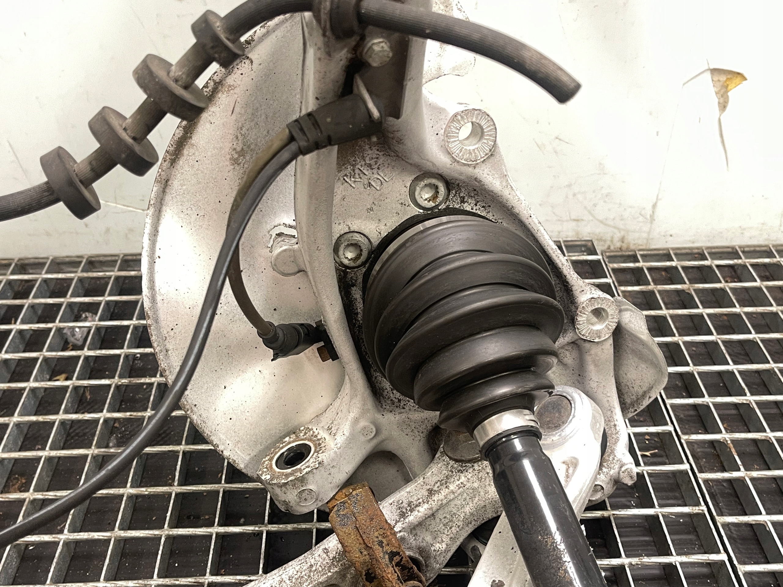 AUDI A5 8T S5 A4 B8 09R swing right front 4.2 FSI