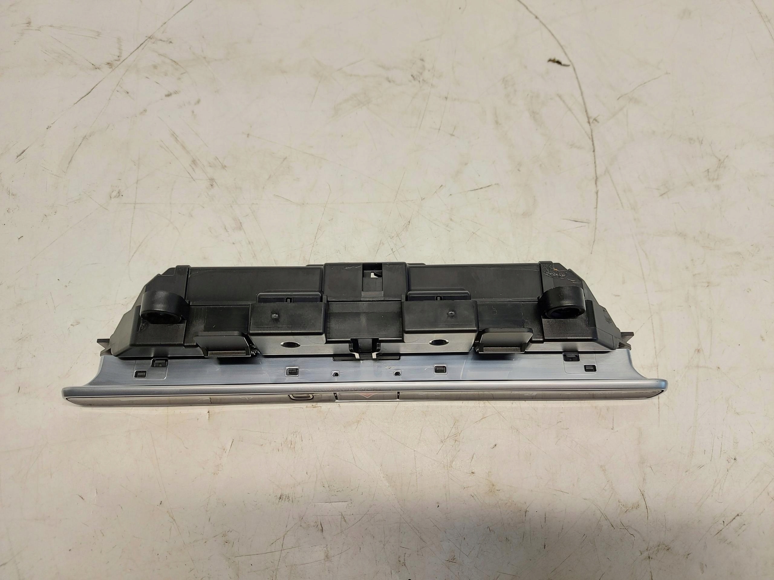 Mercedes W254 GLC 220d control panel A2069004916