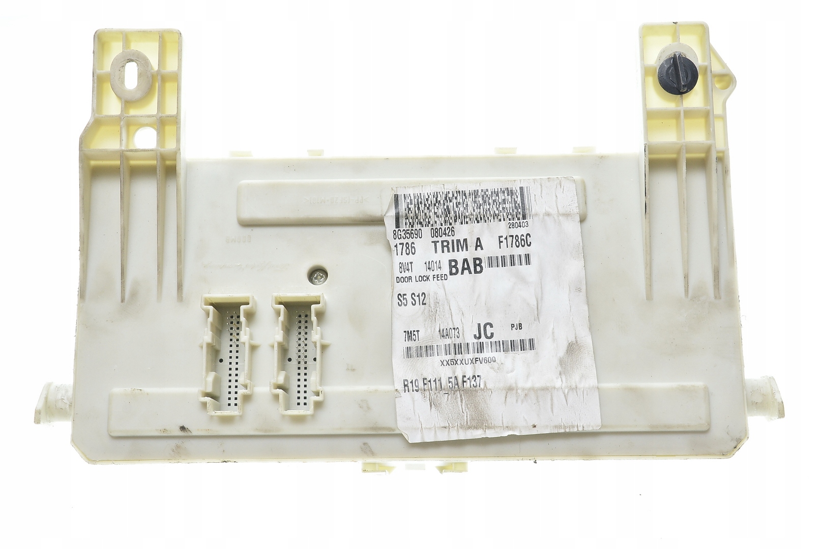 skrzynka bezpieczników FOCUS MK2 97RA-000001 97RA-012108 7M5T-14A073-JC Typ samochodu Samochody osobowe