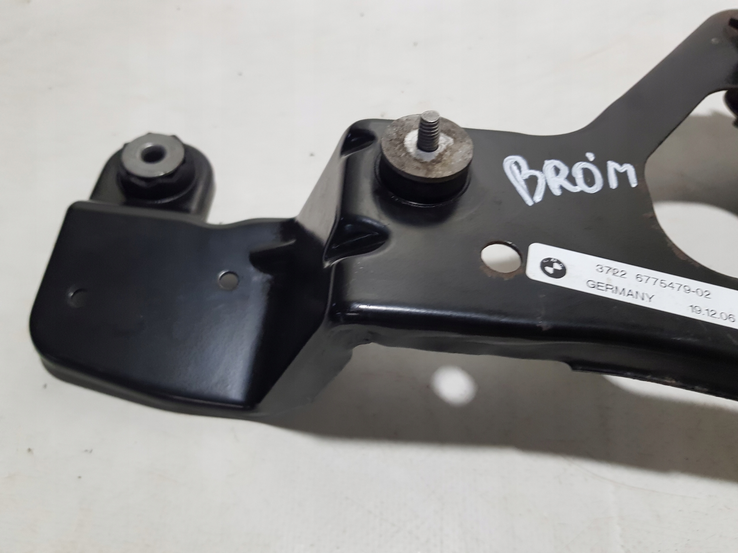 bracket holder KOMPRESORA POMPY SPREZARKI ZWIESZENIA BMW X5 E70