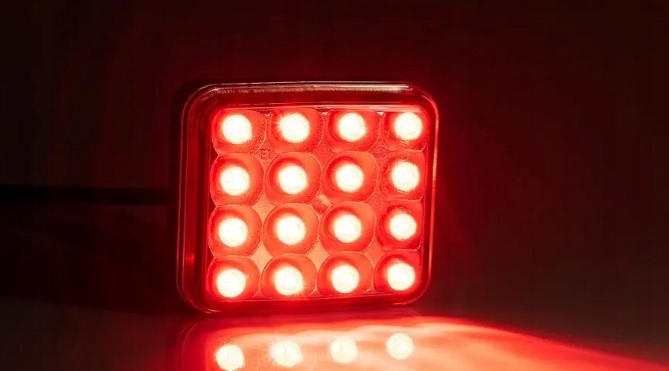 LAMPA TYLNA PRZECIWMGIELNA TYŁ FT-040 LED AUTO LAWETA PRZYCZPEA KONTENER Producent części Fristom