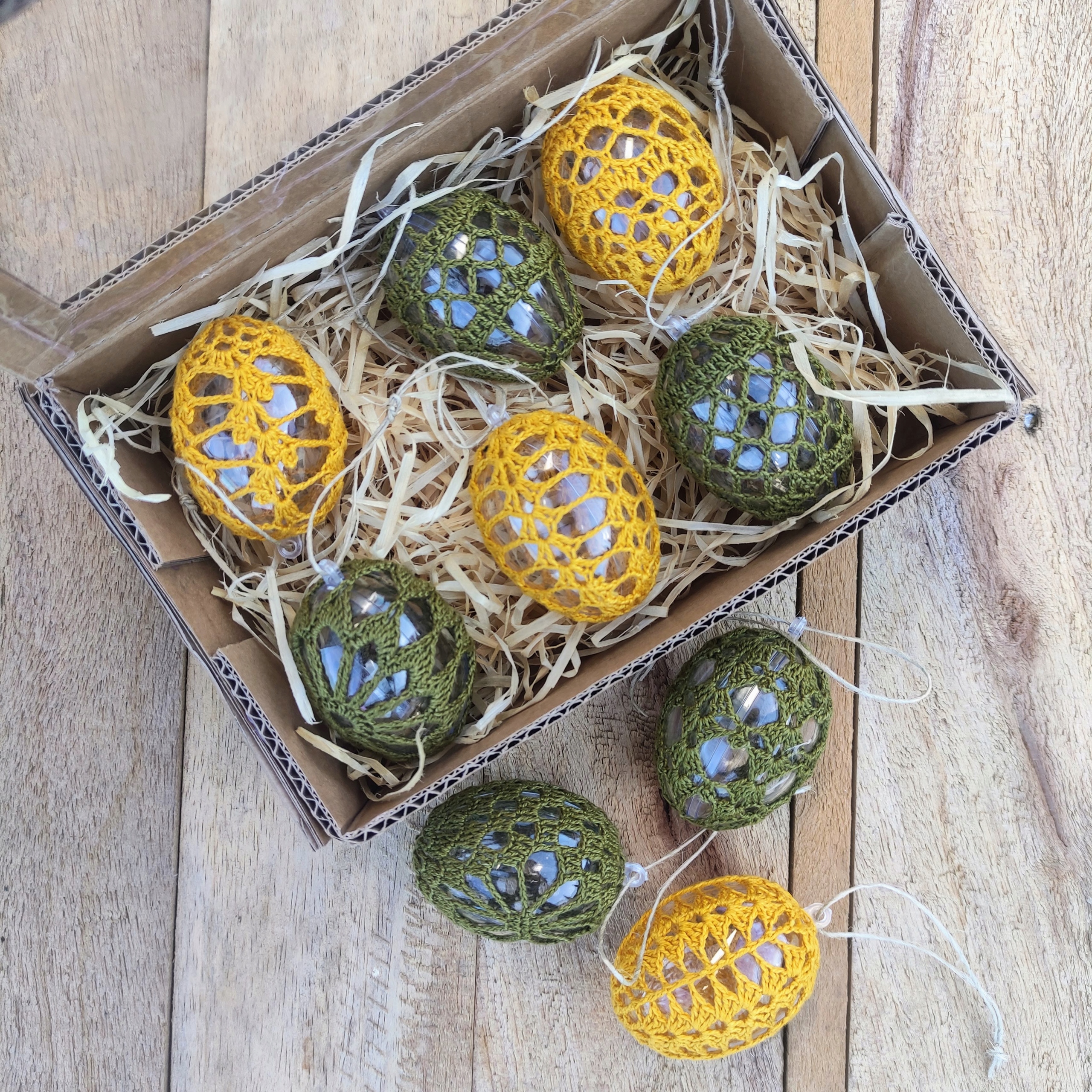 Velikonoční vajíčka na háčkování, žluté a zelené velikonoční ozdoby handmade