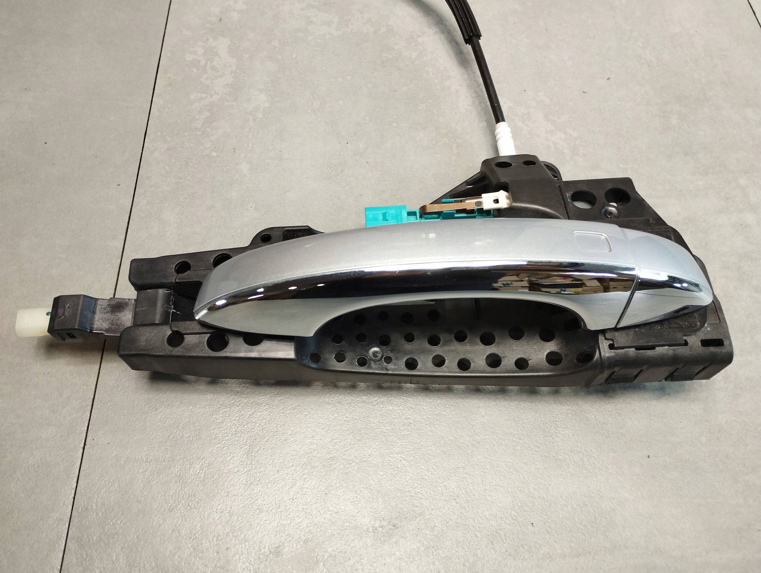Audi A7 4G 2016 handle right front KESSY CHROM LED LZ7G