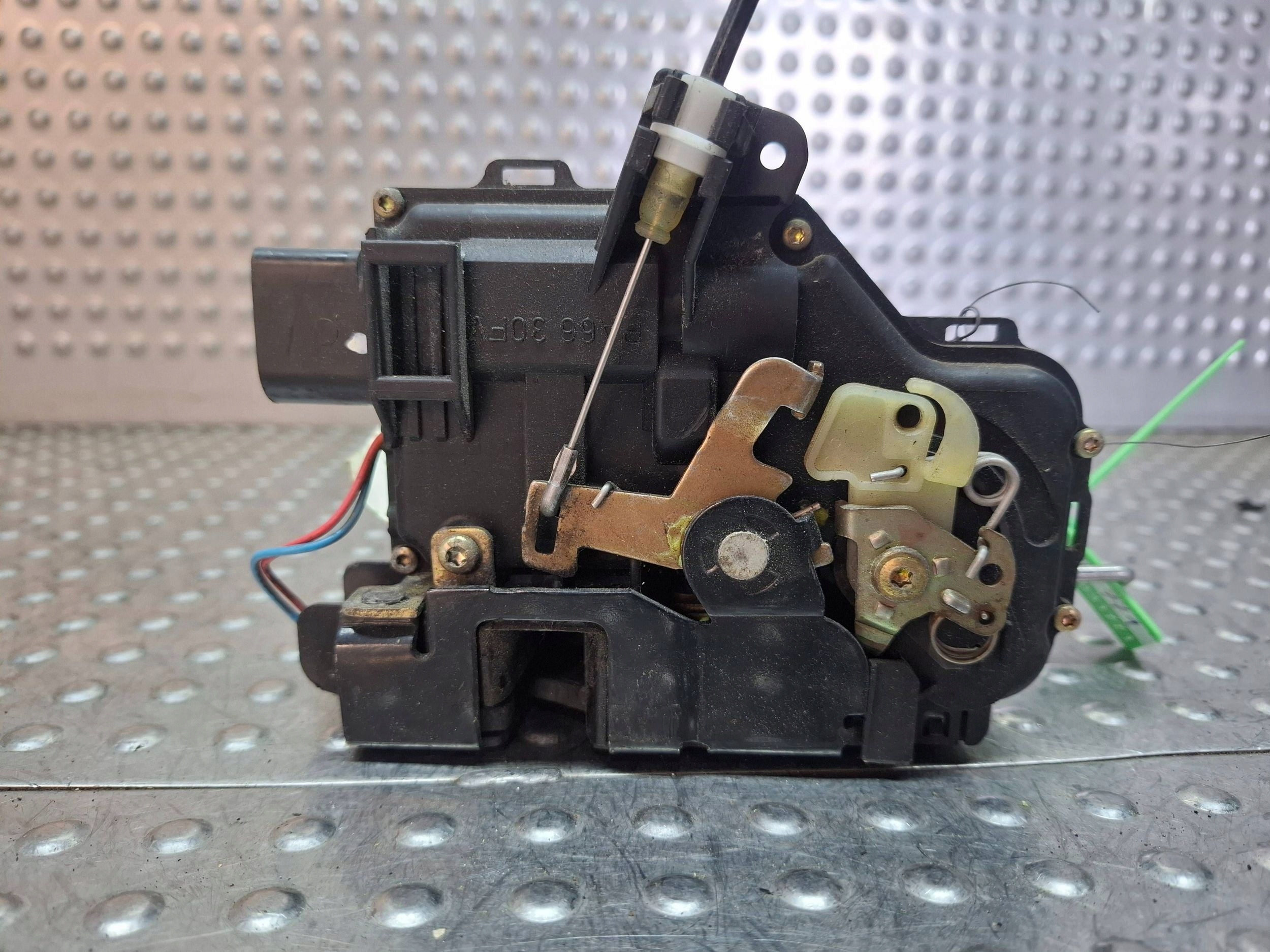 lock door right rear part 9 PIN 4B0839016G AUDI A6 C5