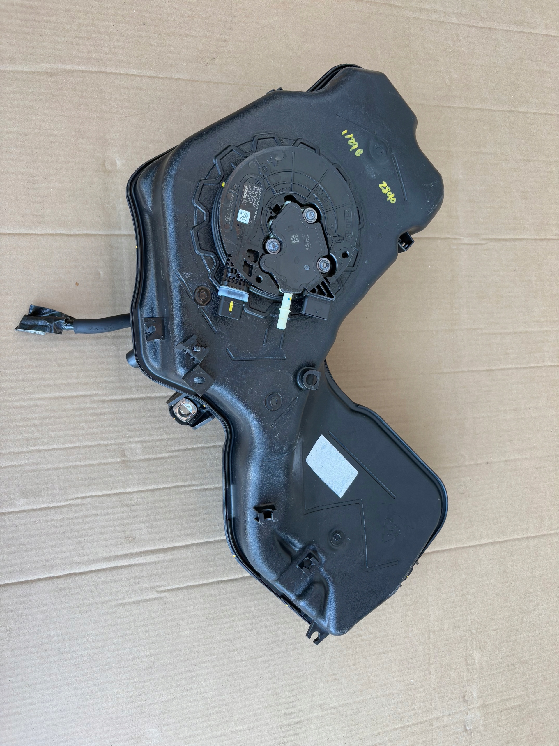 ZBIORNIK ADBLUE POMPA HYUNDAI SANTA FE IV 4 KIA SORENTO III 3 31550-P2950