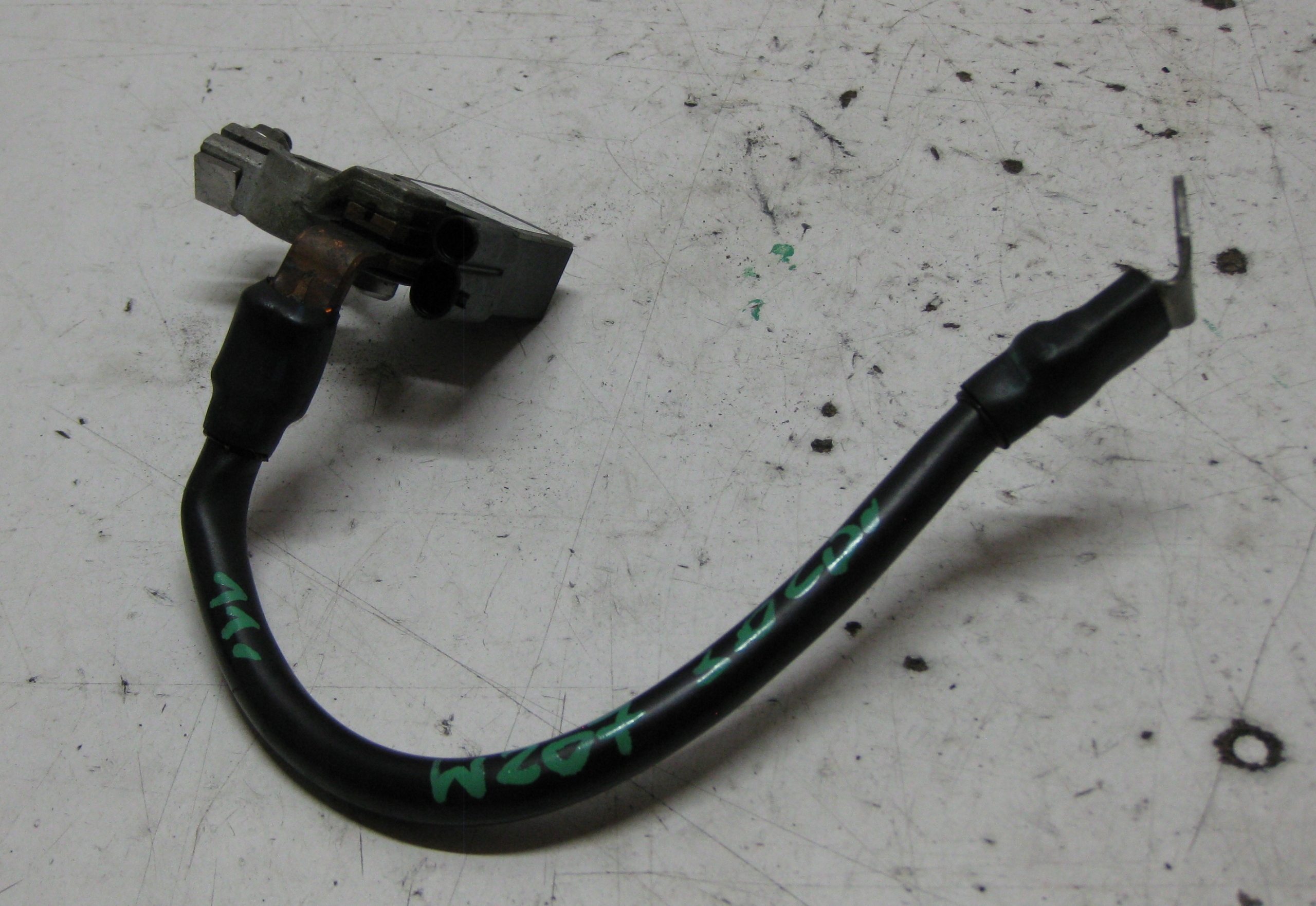 MERCEDES W207 3.0 CDI 11R Batteriemanagement Sensor A0009050054