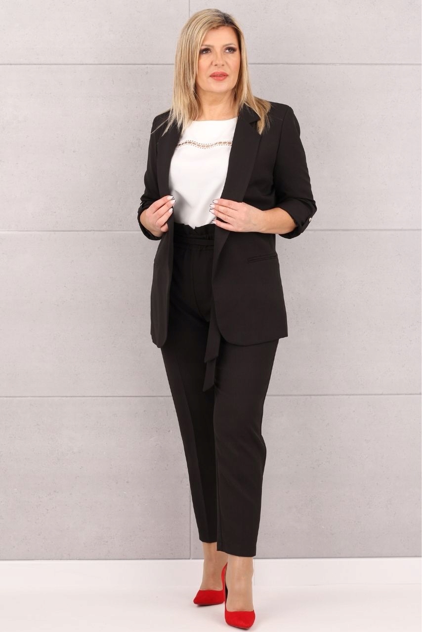 ELEGANCKI KOMPLET DAMSKI MARYNARKA I SPODNIE WIĄZANE POLSKI PRODUCENT Marka FEMIMODA