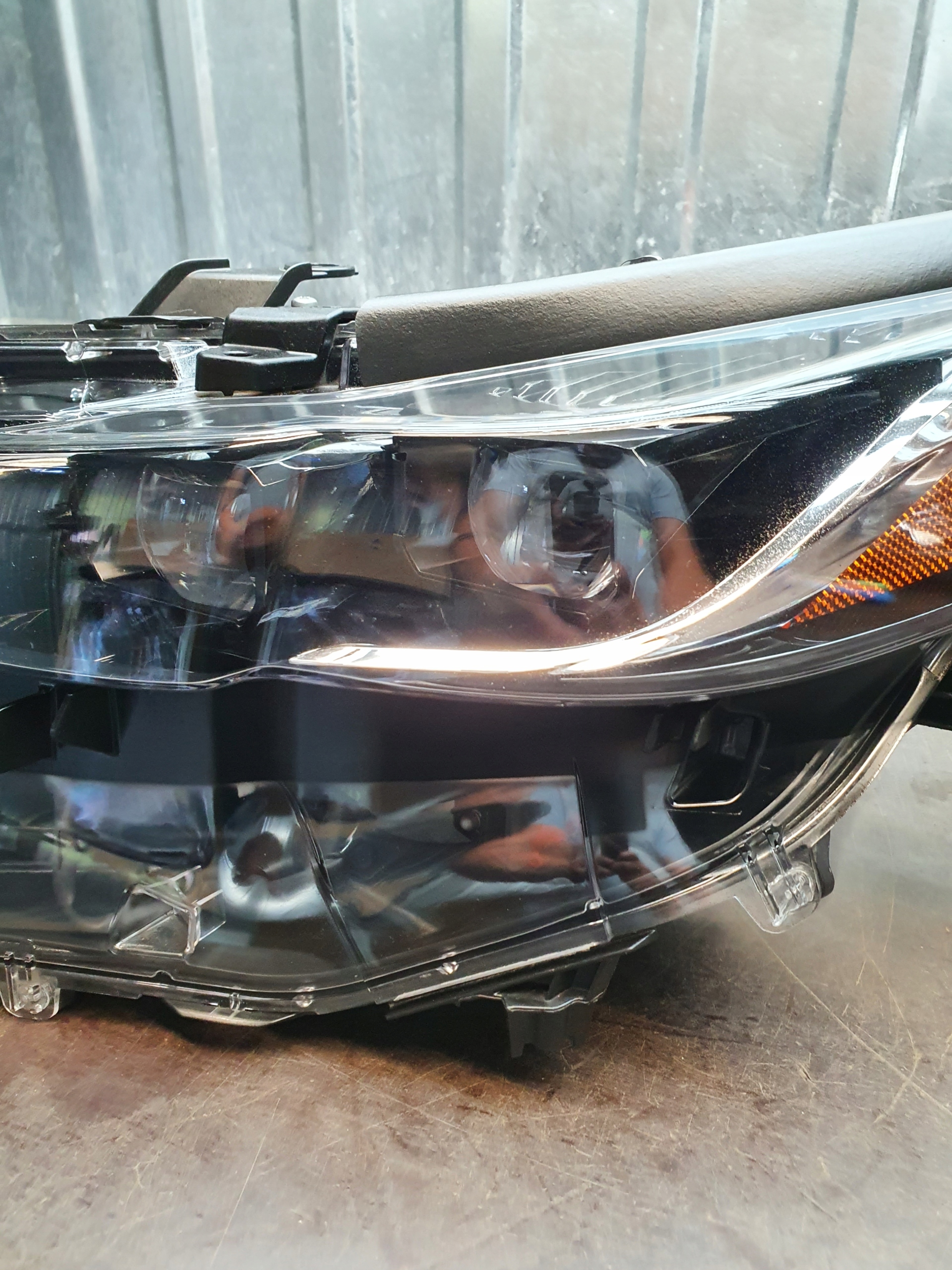 LAMPA PRZÓD LEWA FULL LED TOYOTA PRIUS PRIME Typ samochodu Samochody osobowe