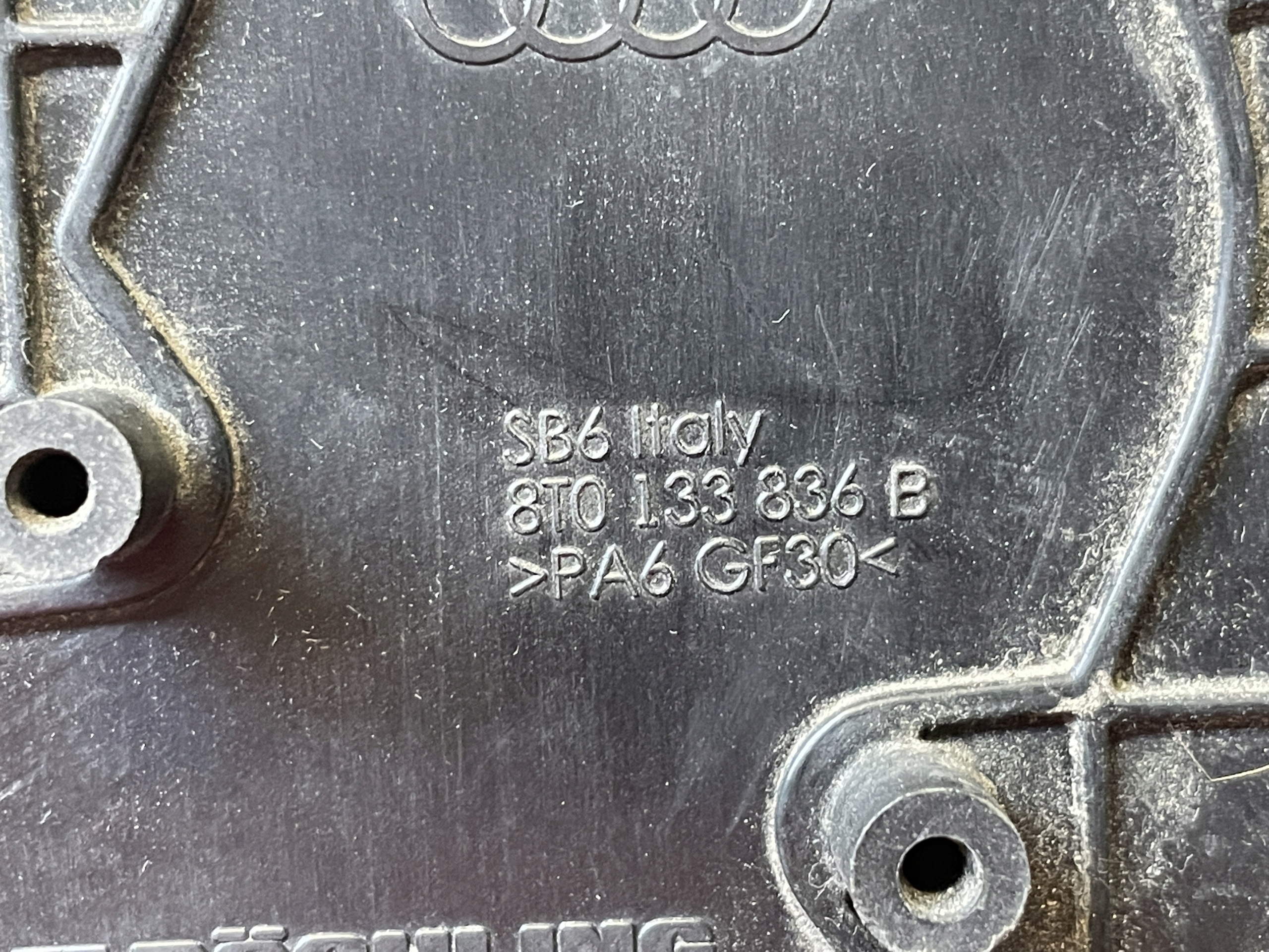 AUDI RS4 8K RS5 FILTER luft rechts 8T0133836B