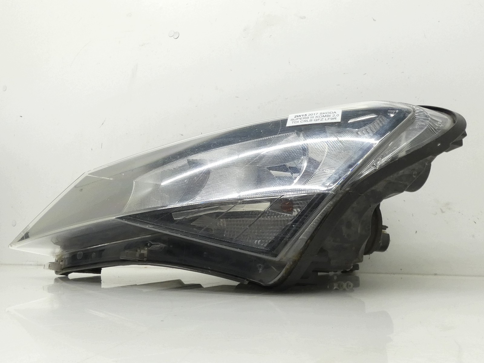 light REFLEKTOR left front left front SKODA SUPERB III 3V2941015
