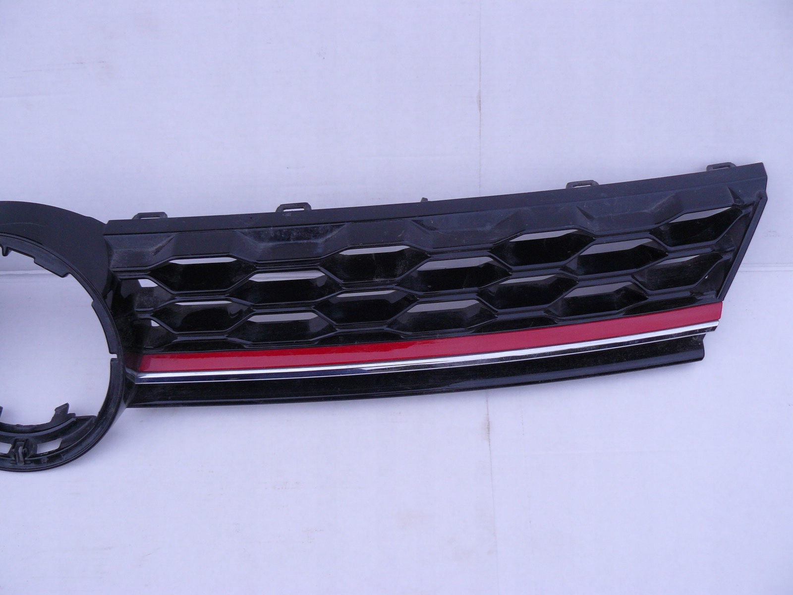 решетка радиатора volkswagen VII GTI рестайлинг 5G0853655Q
