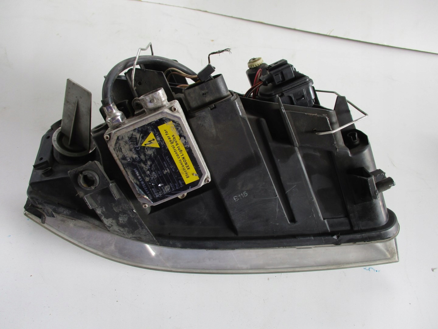 light left AUDI A6 4B0