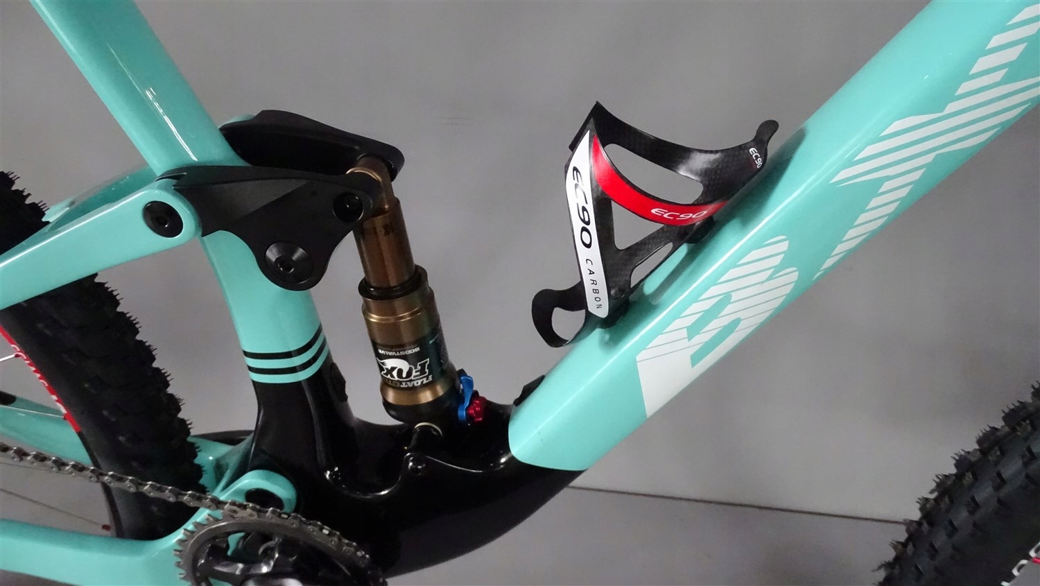 BXT FULL CARBON SHIMANO XT DT SWISS MODEL 2021 Materiał ramy karbon