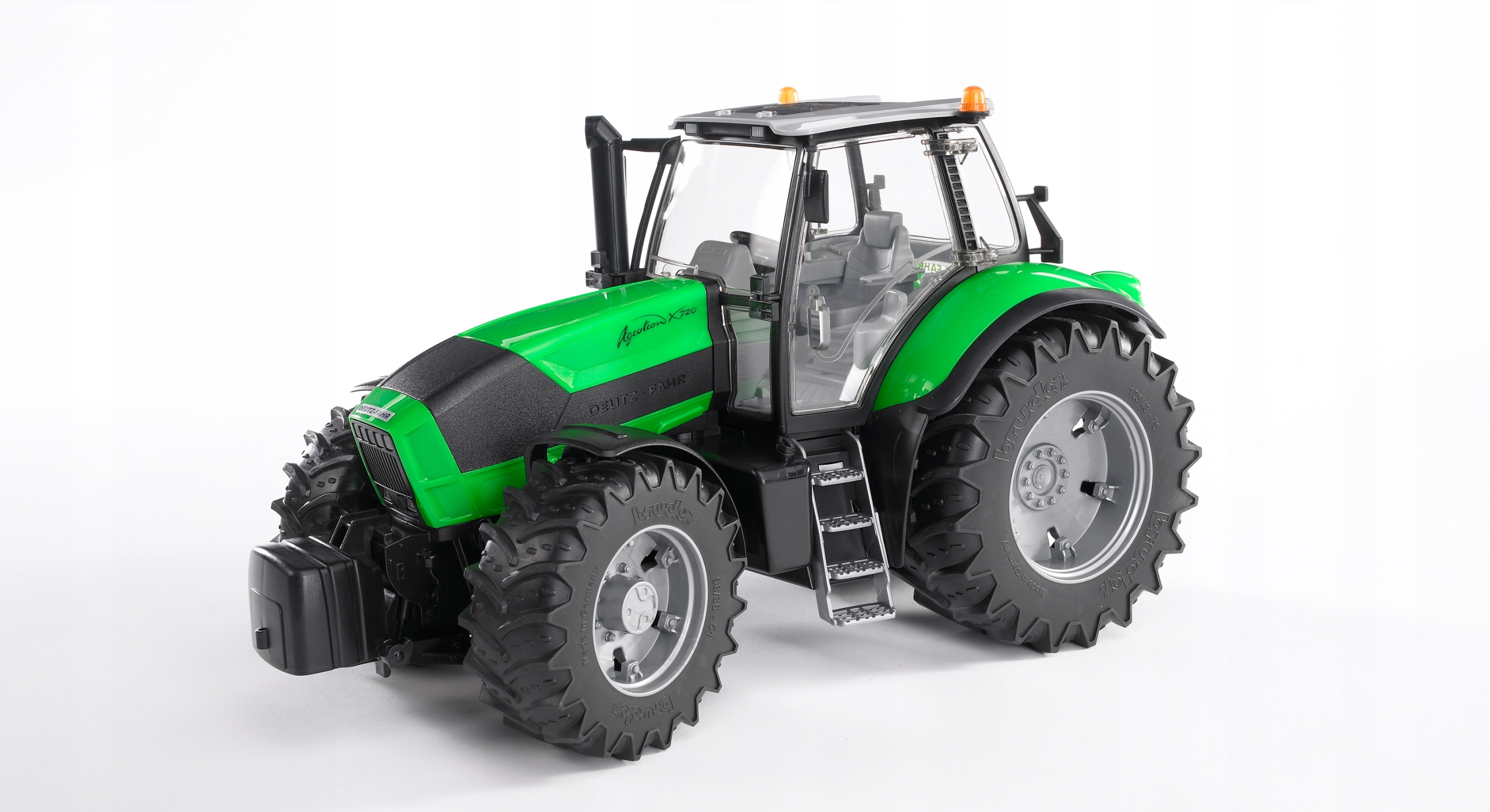 

Bruder 03080 Deutz Agrotron X720