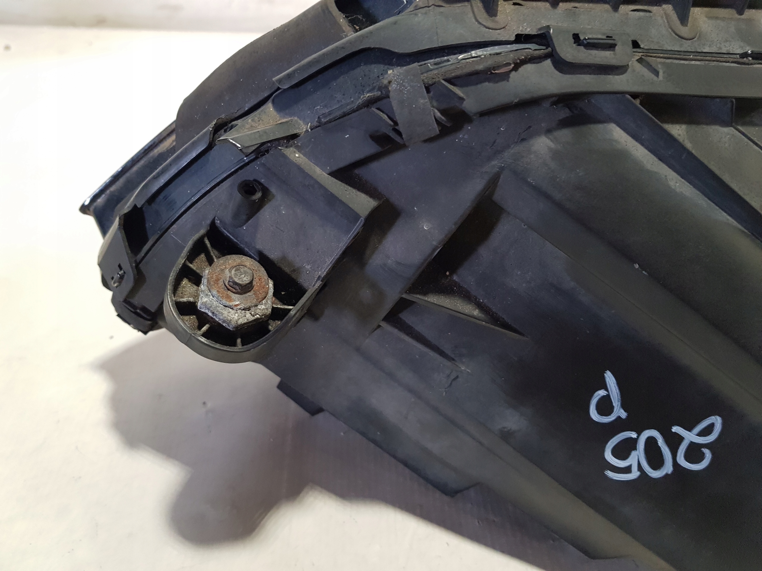 light right front MERCEDES W205 2059066802