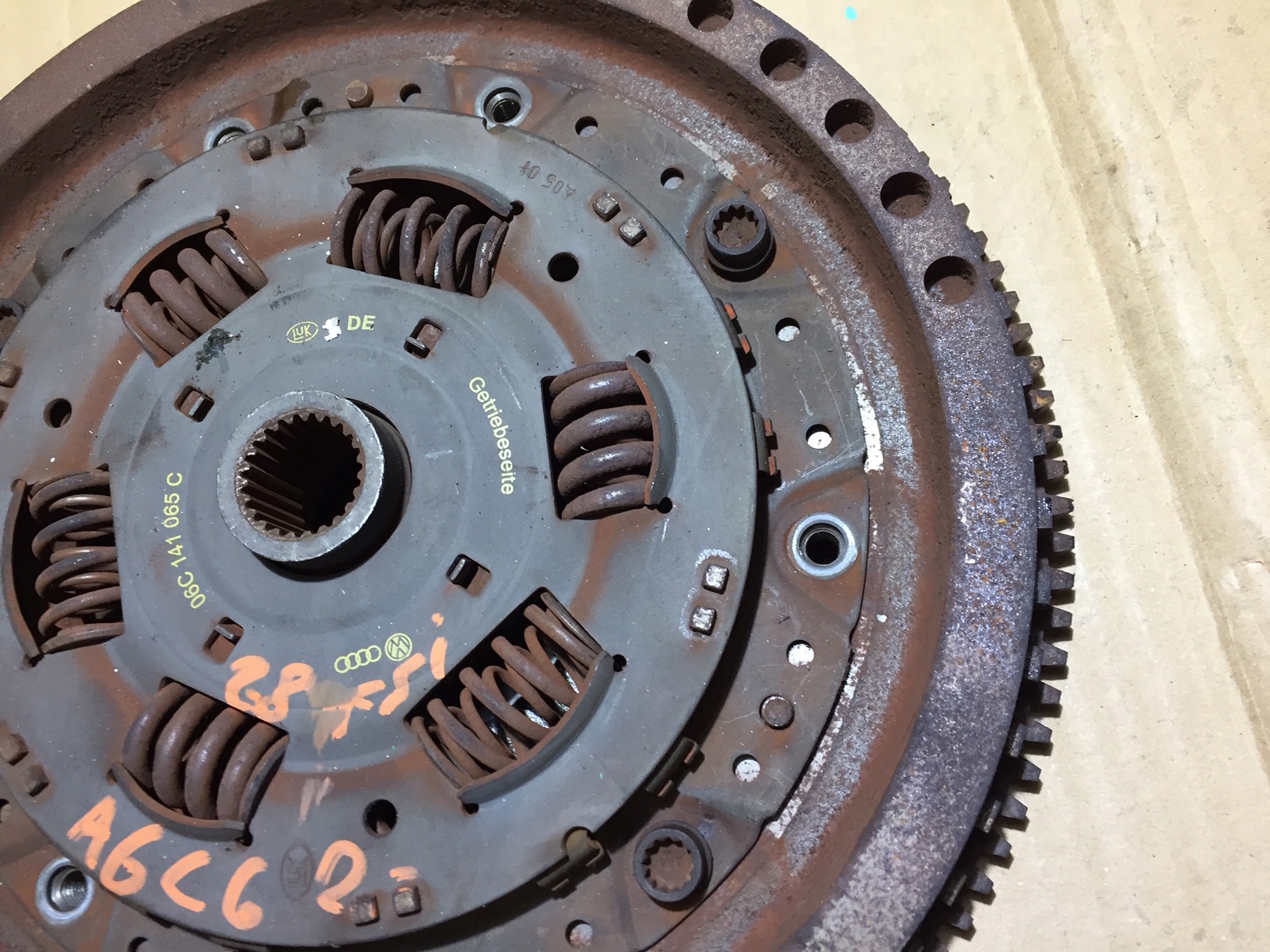 A6 C6 2.8 FSI clutch wheel flywheel 06C141065C
