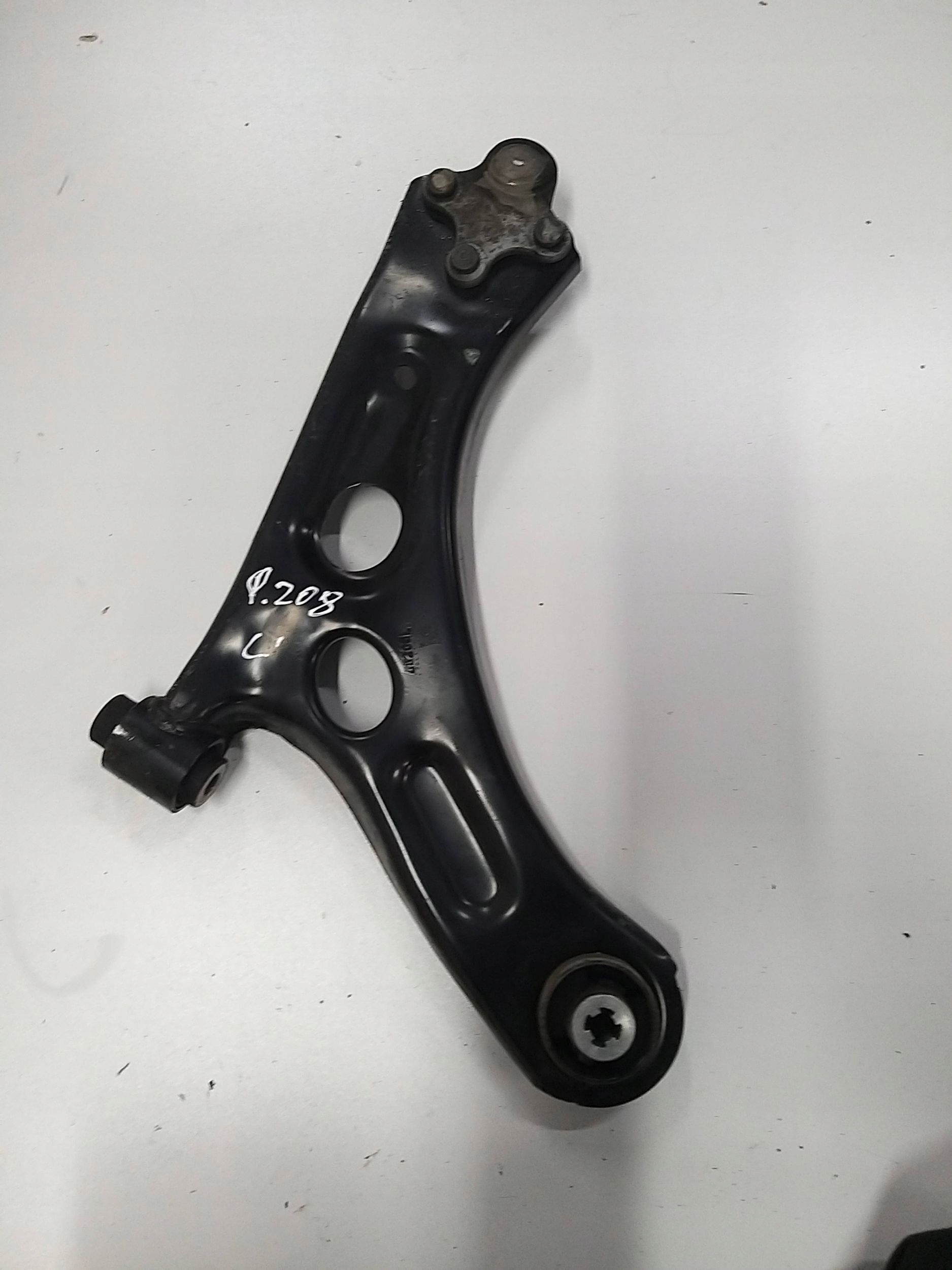 PEUGEOT 208 II arm left front front 19R