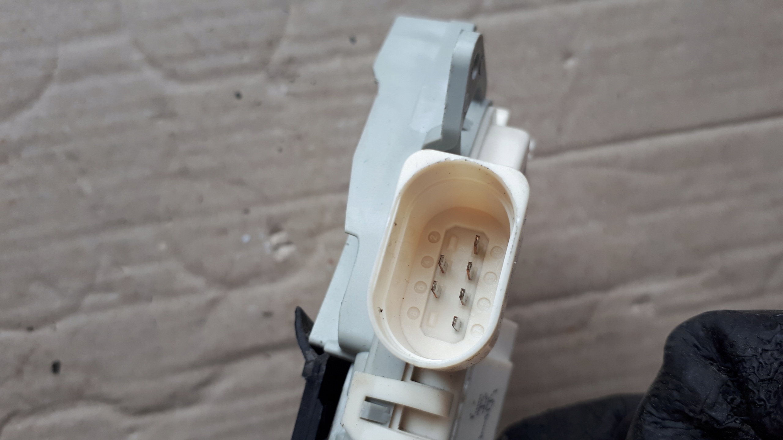 A6 C7 4G lock door left front 6PIN A5 Q5 A6
