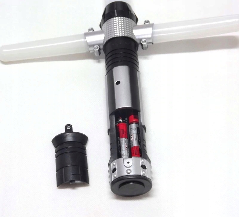 MIECZ ŚWIETLNY ŚWIECĄCY LASER GWIEZDNE WOJNY PRZEBRANIE ŚWIATŁO DŹWIĘK LED Wiek dziecka 3 lata +