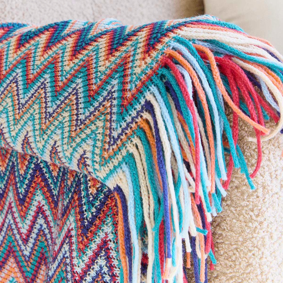 Koc MEBA w kolorowe zygzaki 130x170 cm HOMLA Rodzaj koc