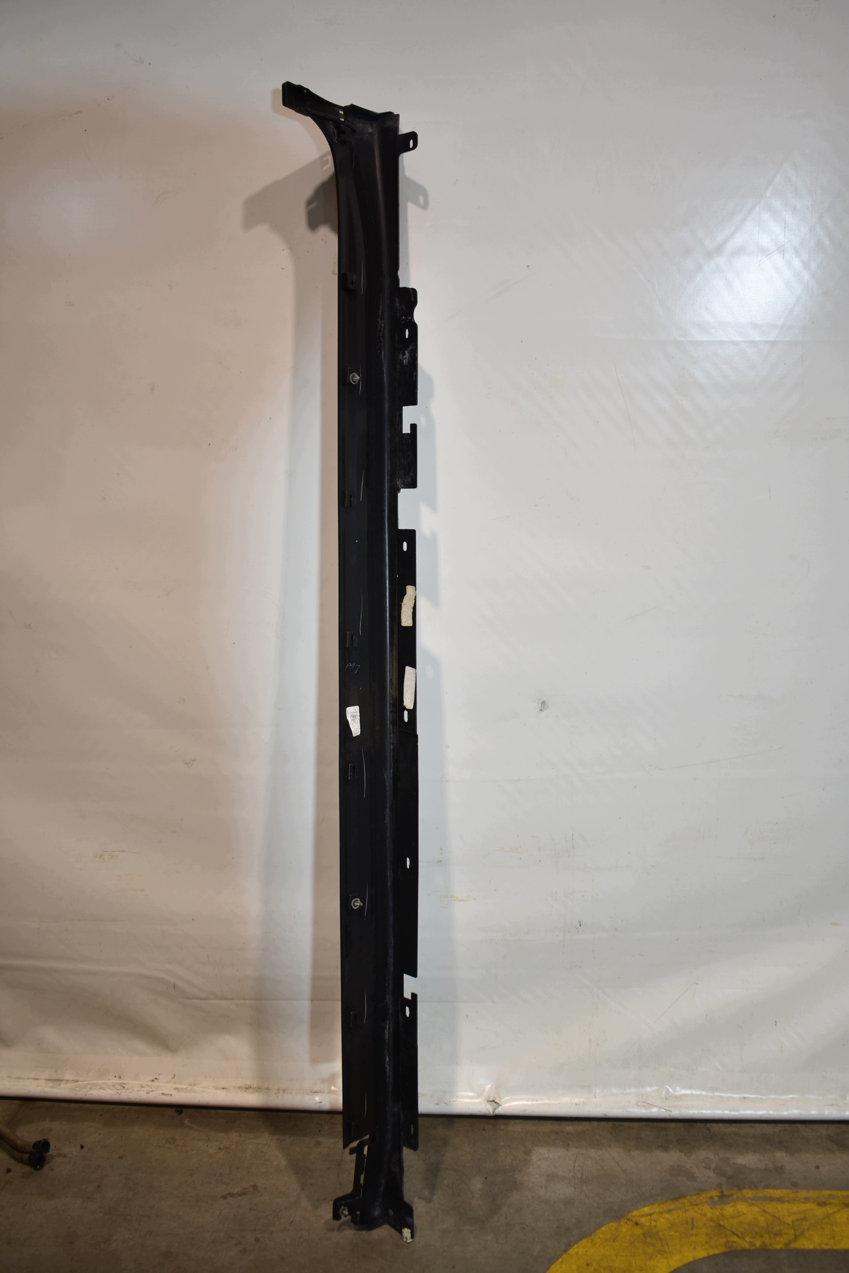 perfect condition moulding cap threshold right BMW G01 G02 1