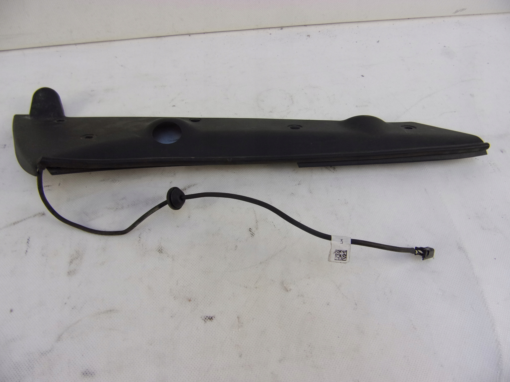 68103069 68103069AC - JEEP CHEROKEE KL ДАТЧИК КРЫШКИ БАГАЖНИКА ЛЕВЫЙ