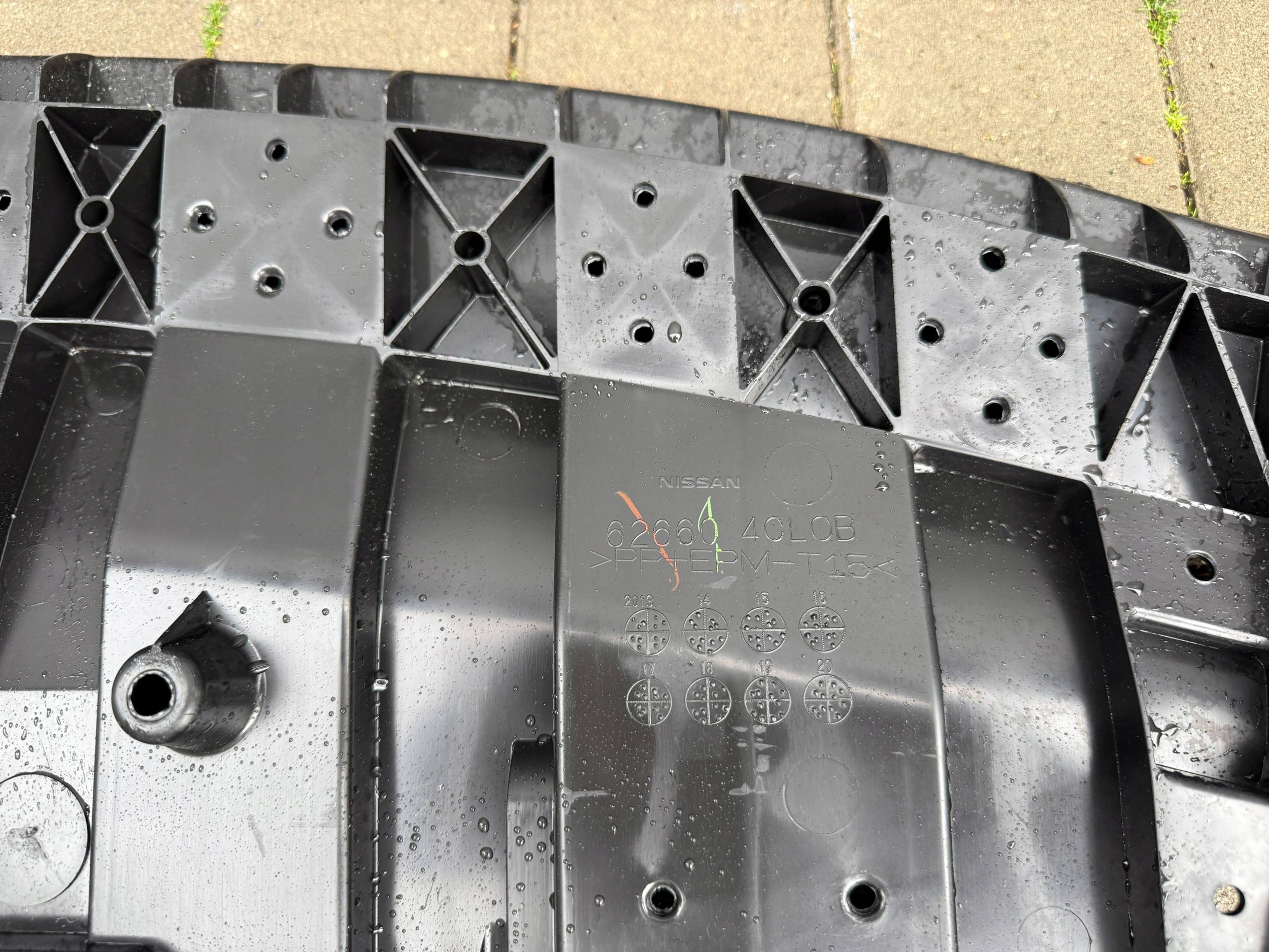 Nissan X Trail T32 17- cover below bumper front