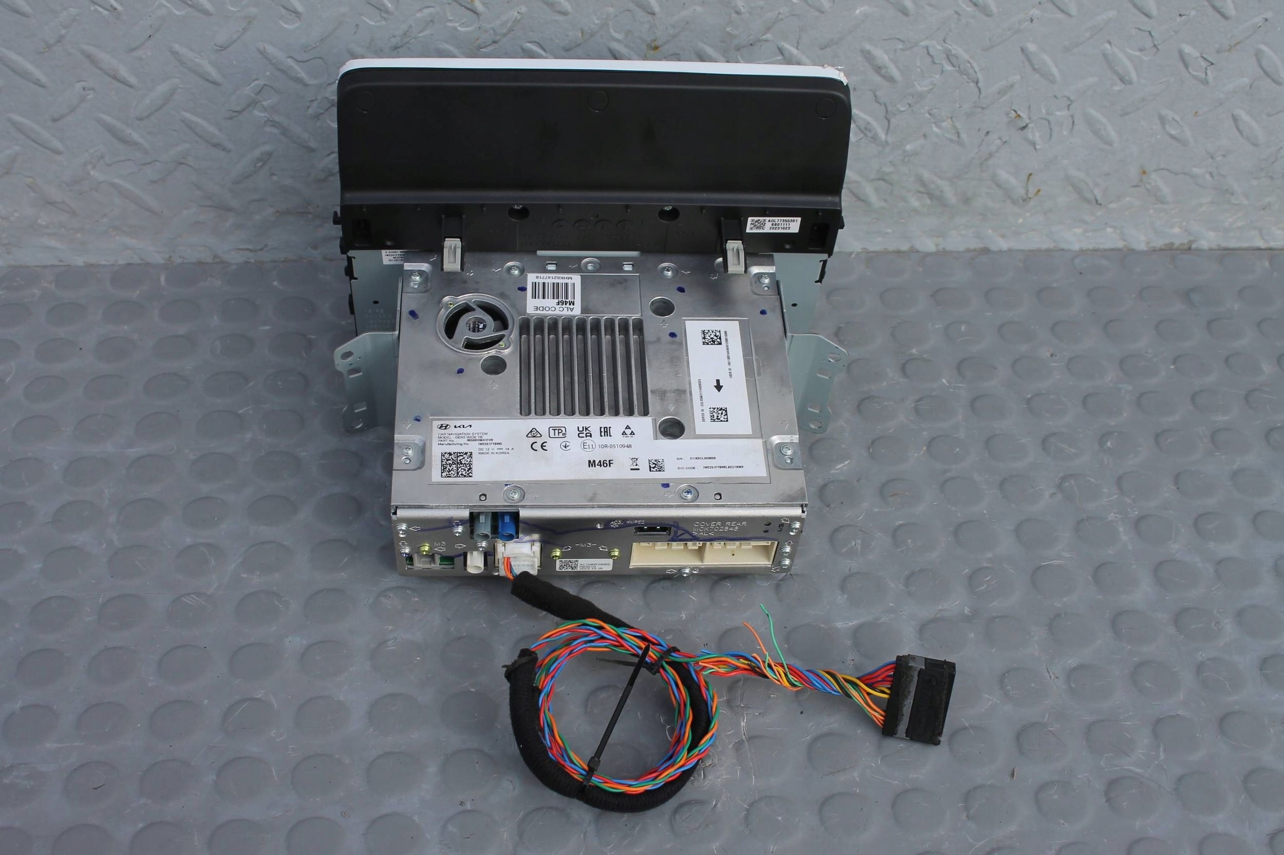 радио экран 96560H8461FHV kia STONIC GT как