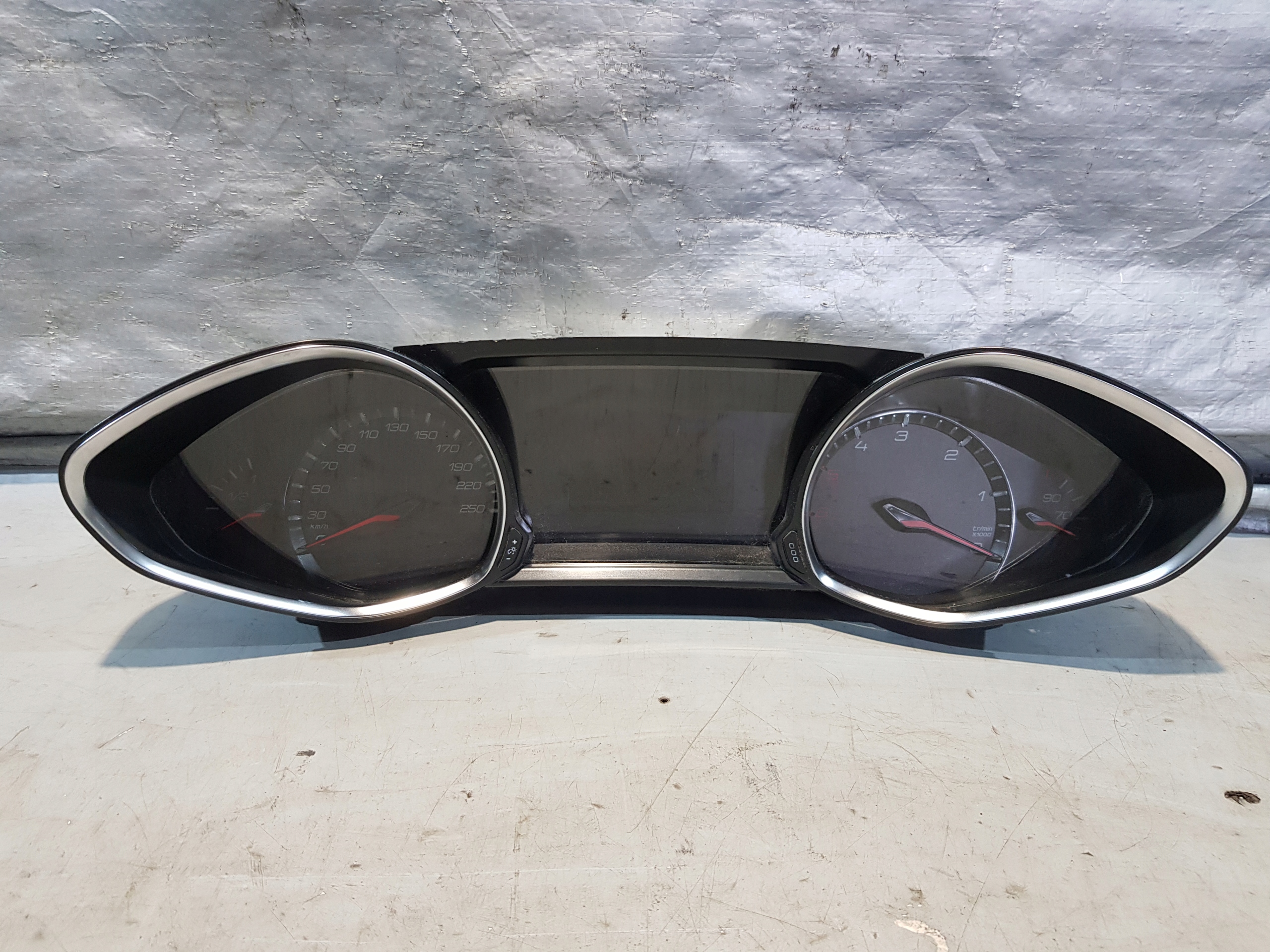 dials dials PEUGEOT 308 II T9 1.6D EU OE 9822774780