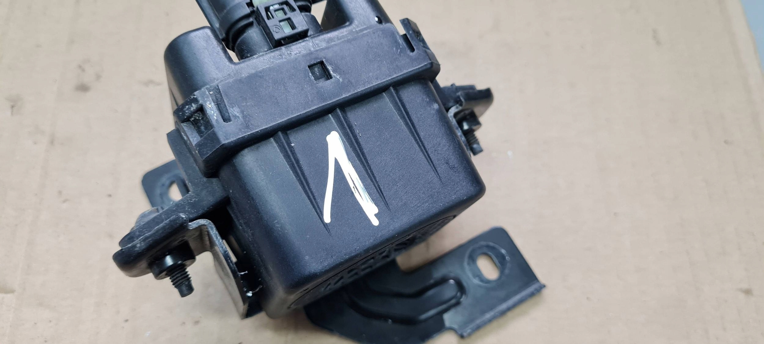 Chrysler Pacifica 2022 module control unit Adaptacji Phev APM P68574170AB