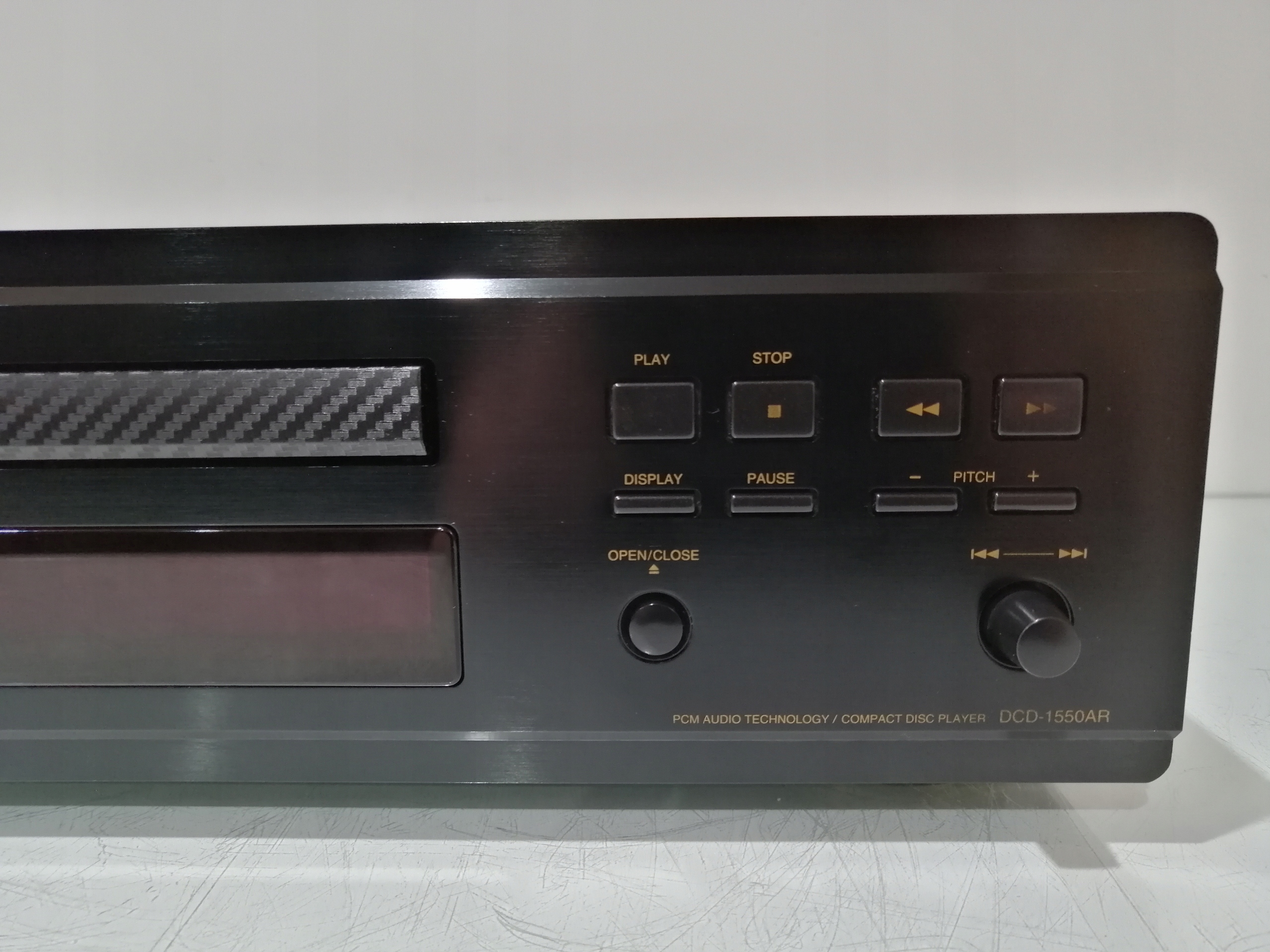 ODTWARZACZ CD DENON DCD-1550AR + PILOT Model DCD-1550AR