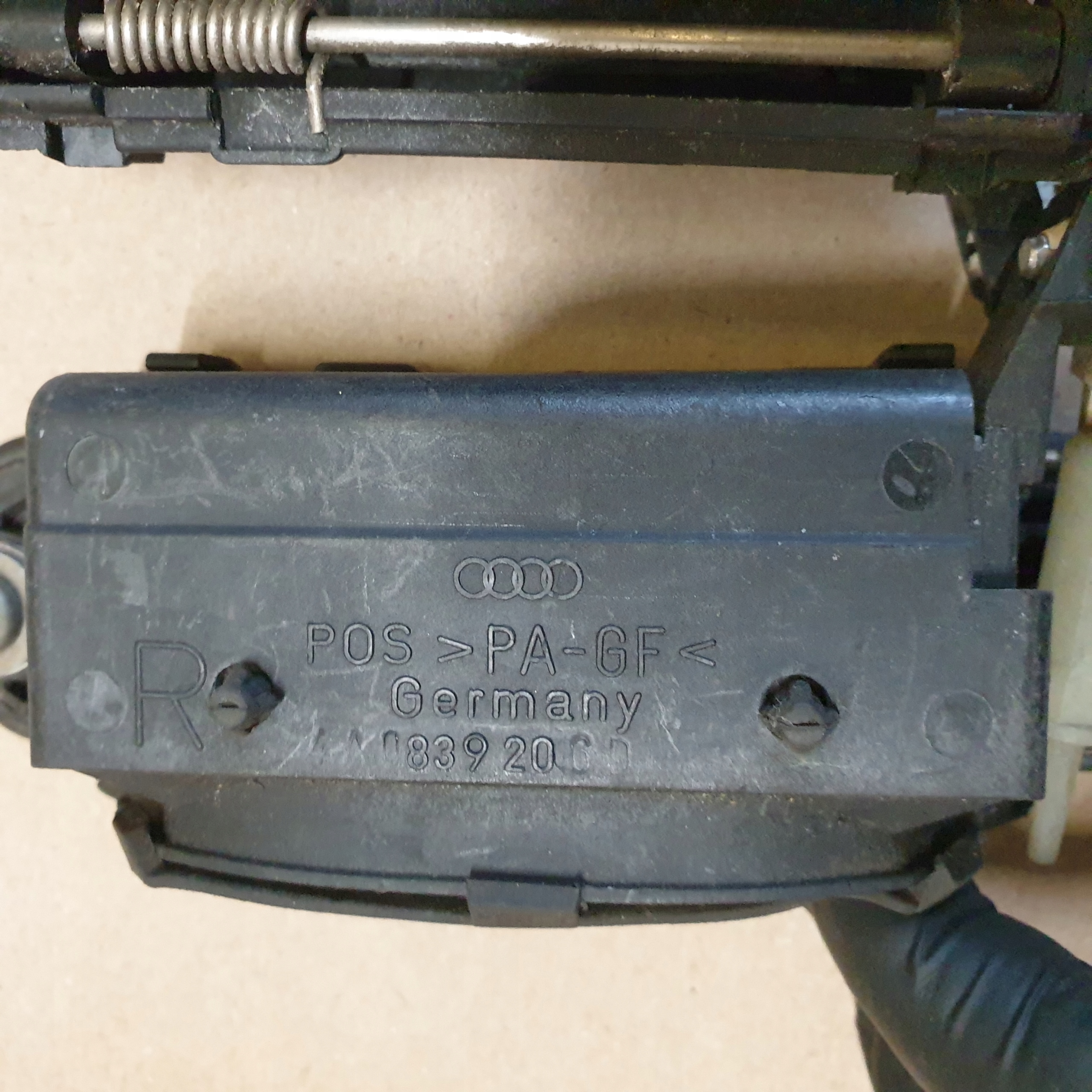 handle exterior right rear part AUDI 80 B4 A4 B5 8D OE
