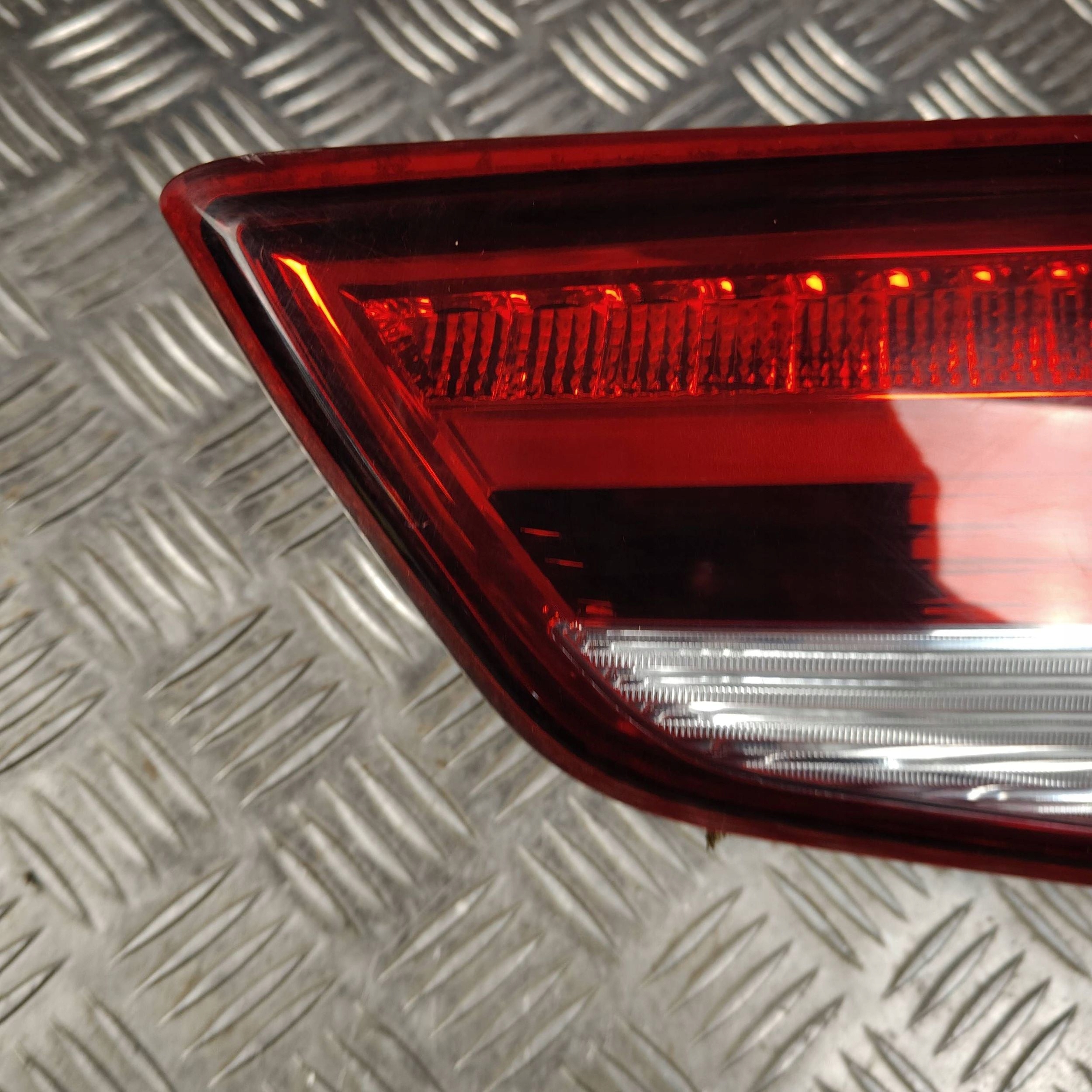 light rear rear part side right Audi A1 lift S-Line led 2SK01173502
