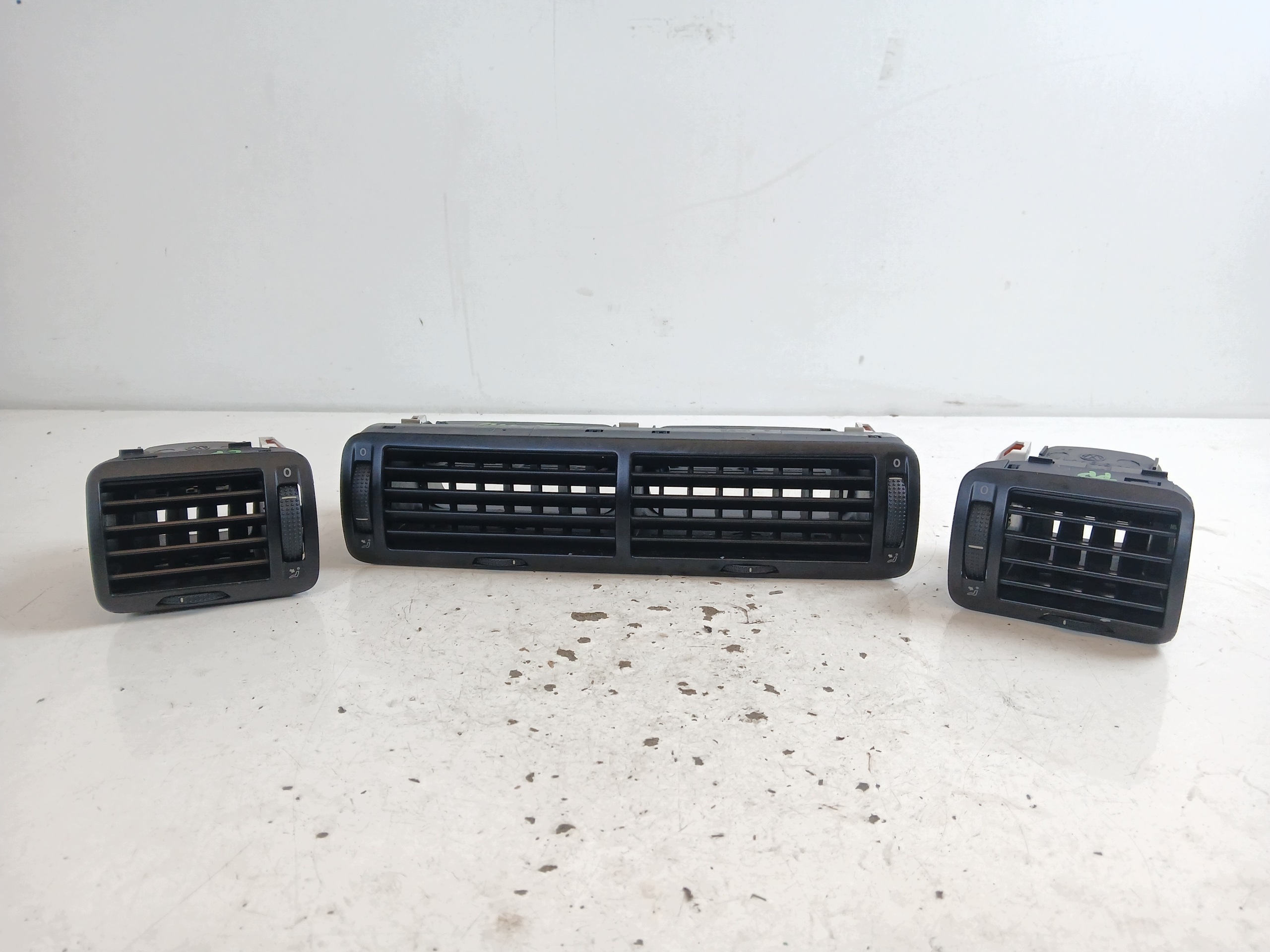 VW PASSAT B5 LIFT grid air conditioning devices central left right KOMPLET 3B0819728D